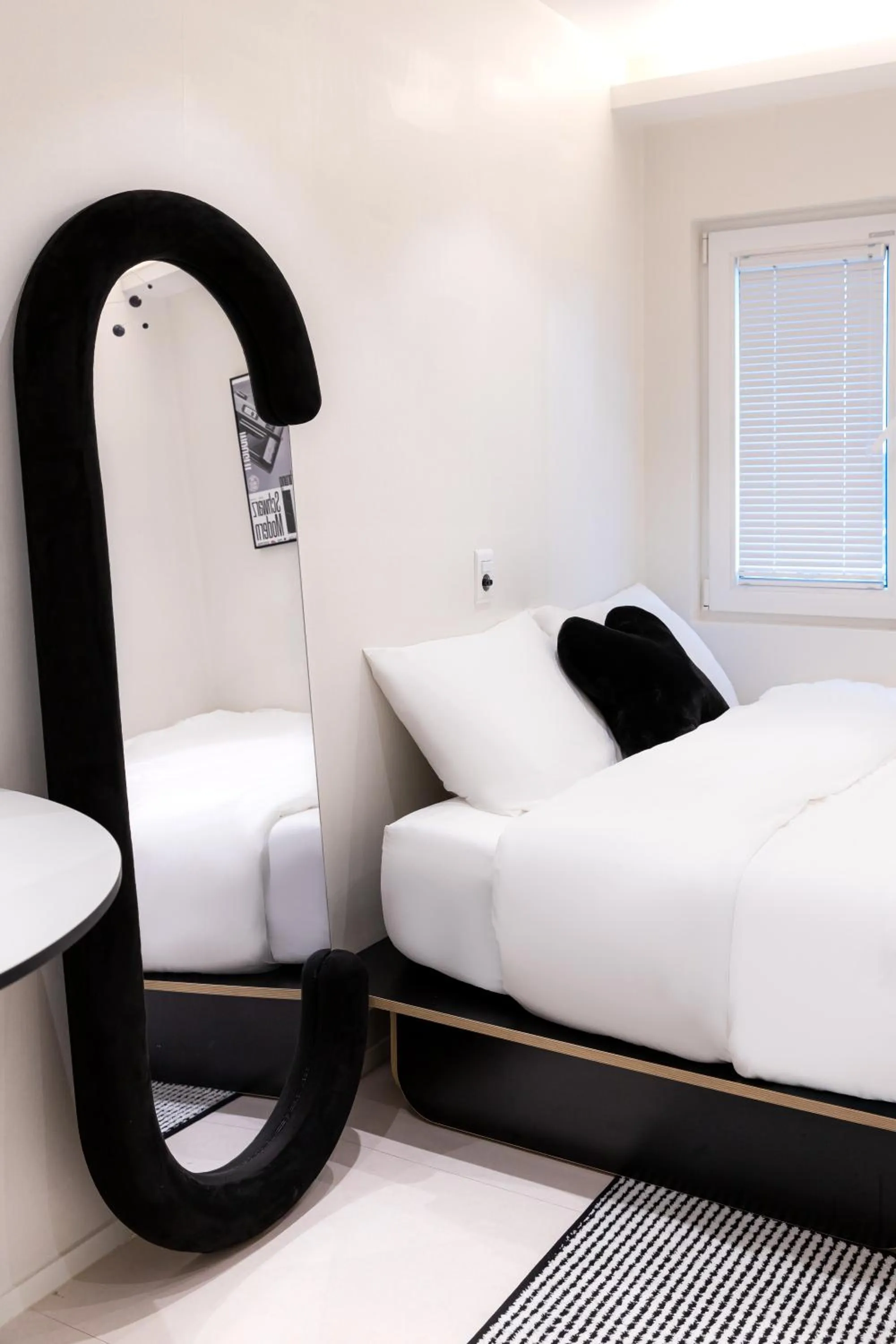 Bed in Slowon Hongdae