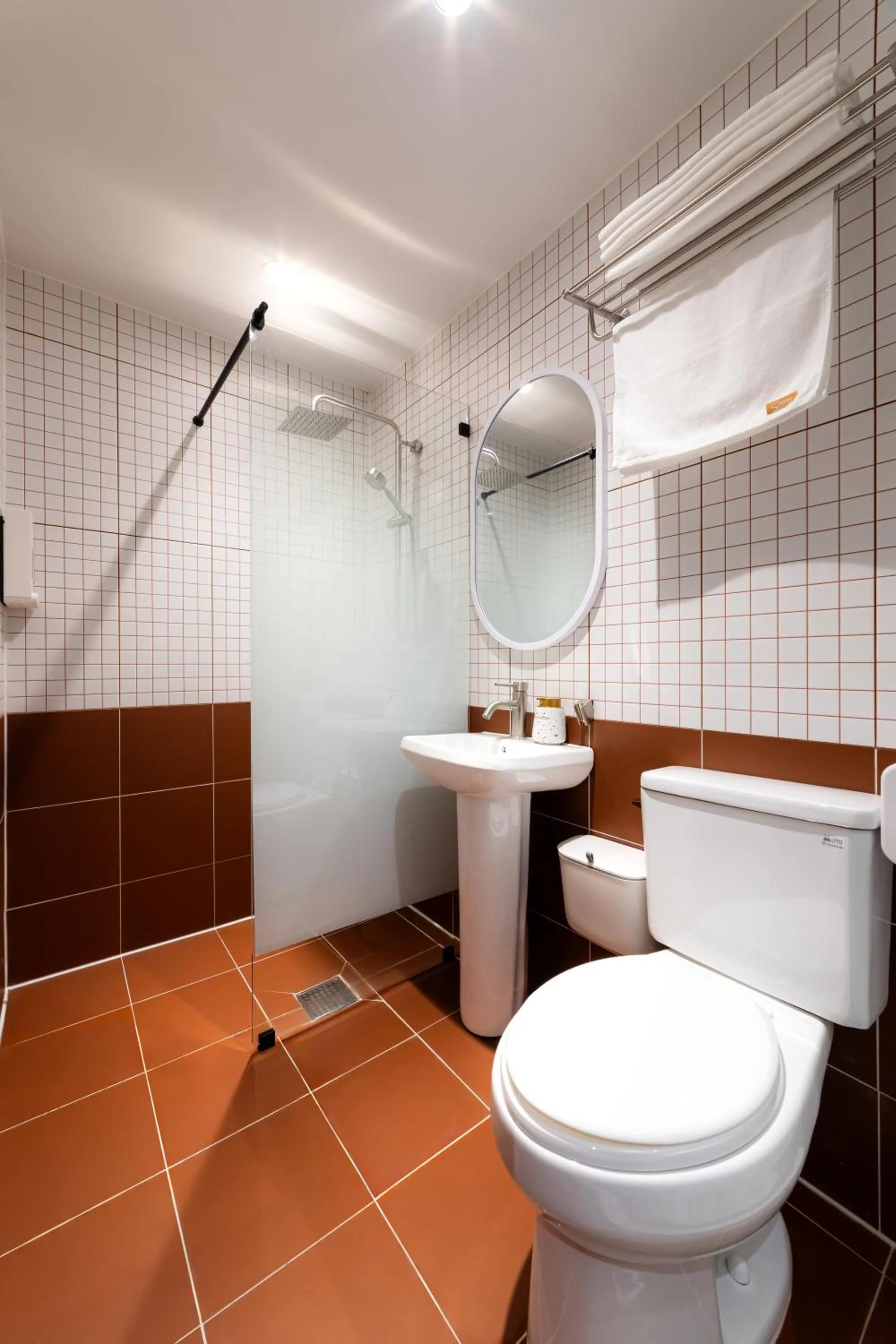 Toilet in Slowon Hongdae