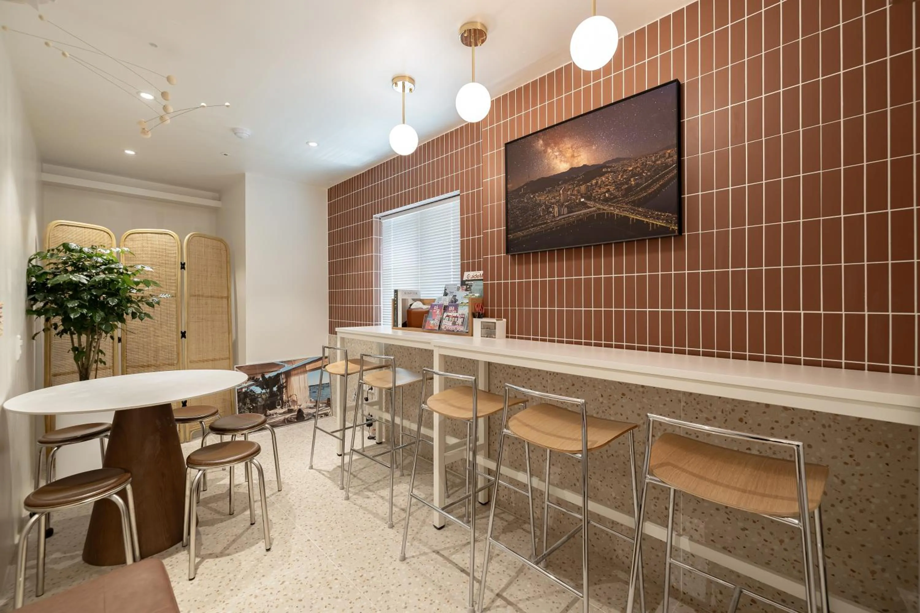 Seating area in Slowon Hongdae