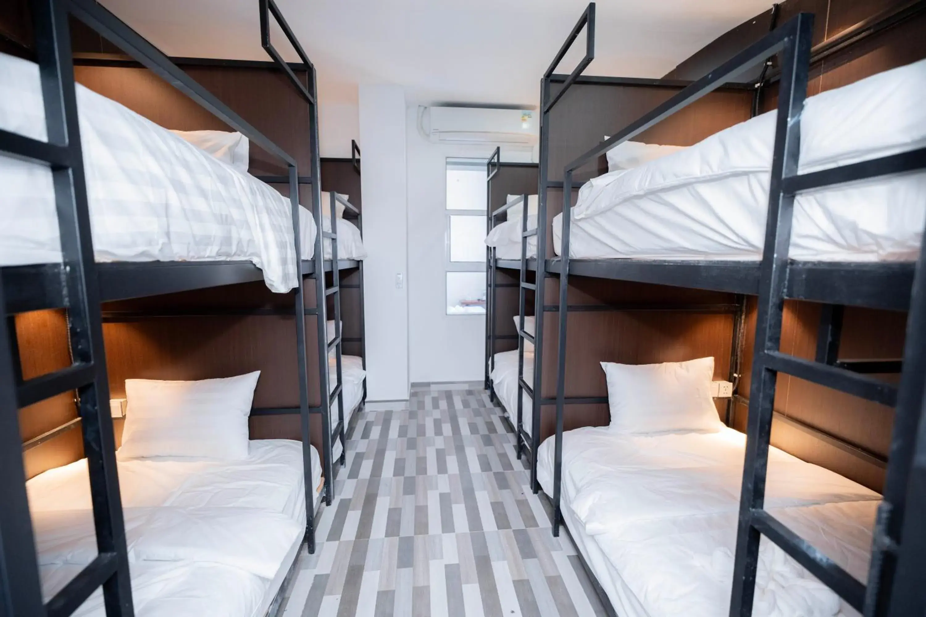 Bed in 8-Bed Dormitory Room in Bona Hotel Bed in 8-Bed Dormitory Room in Bona Hotel