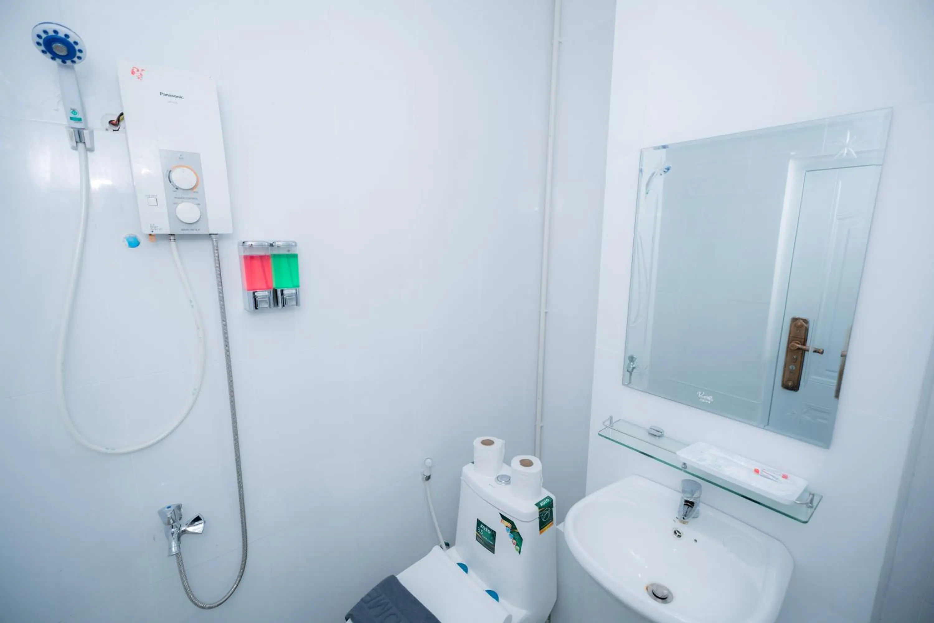 Shower in Bona Hotel