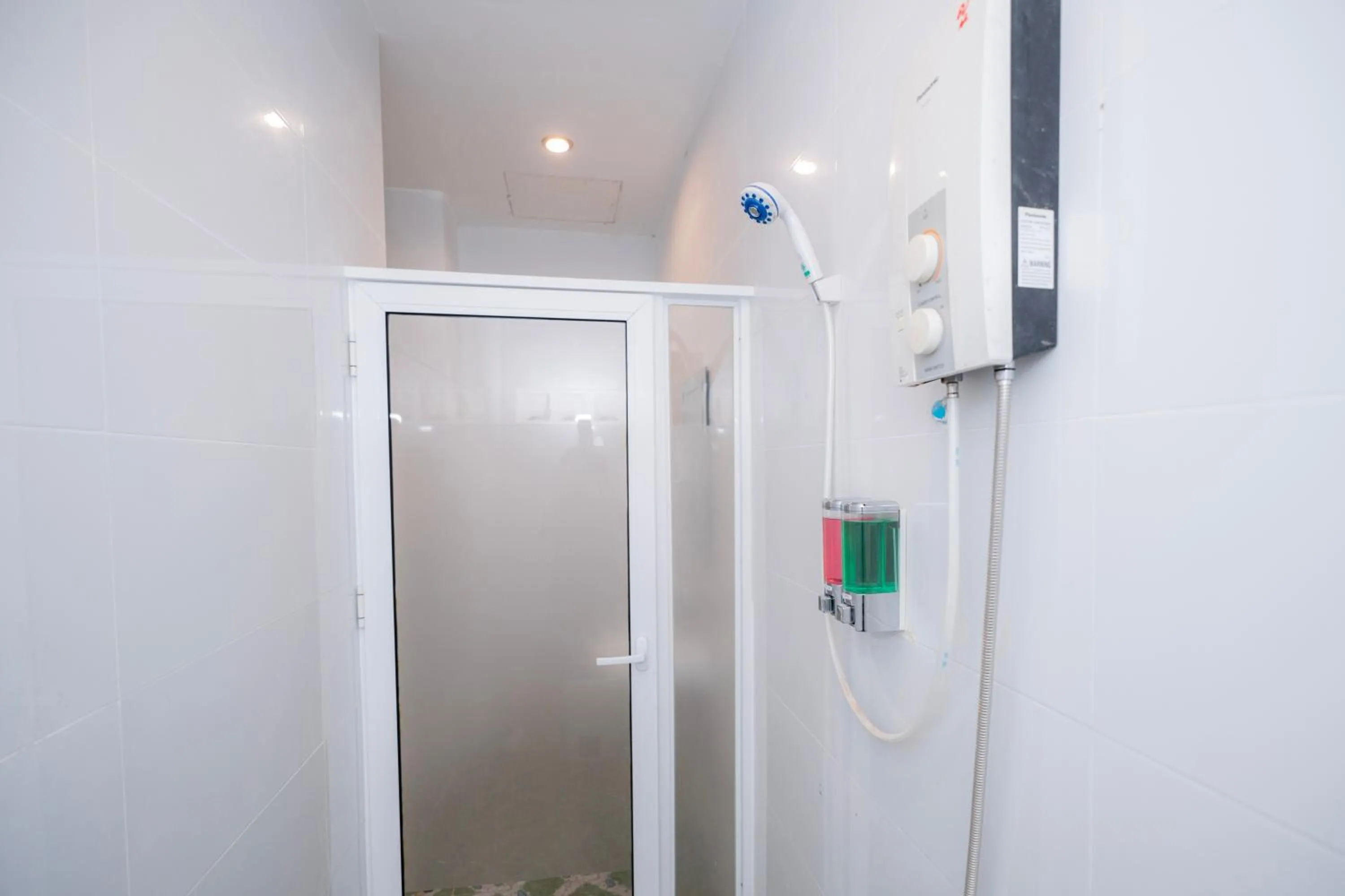 Shower in Bona Hotel