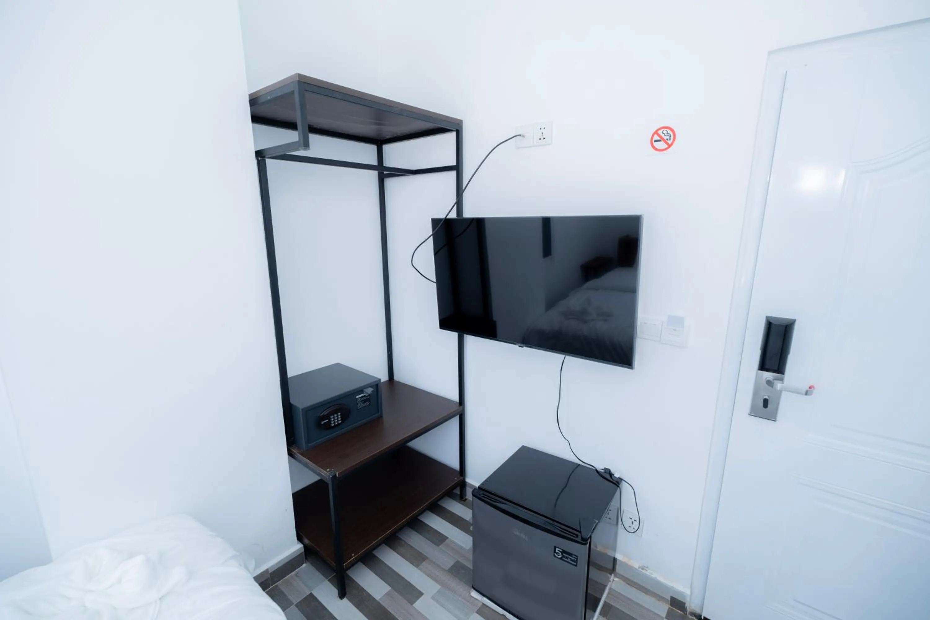 Communal lounge/ TV room in Bona Hotel