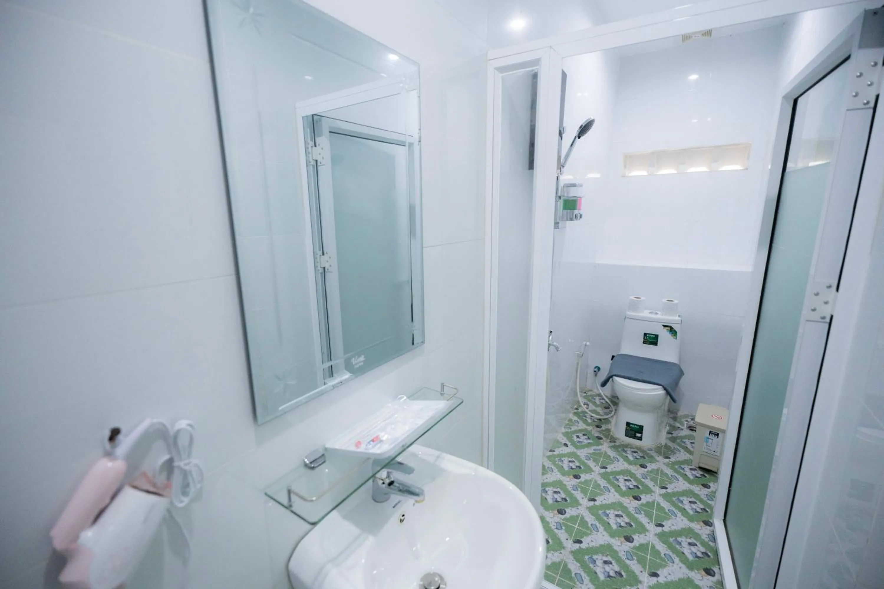 Bathroom in Bona Hotel