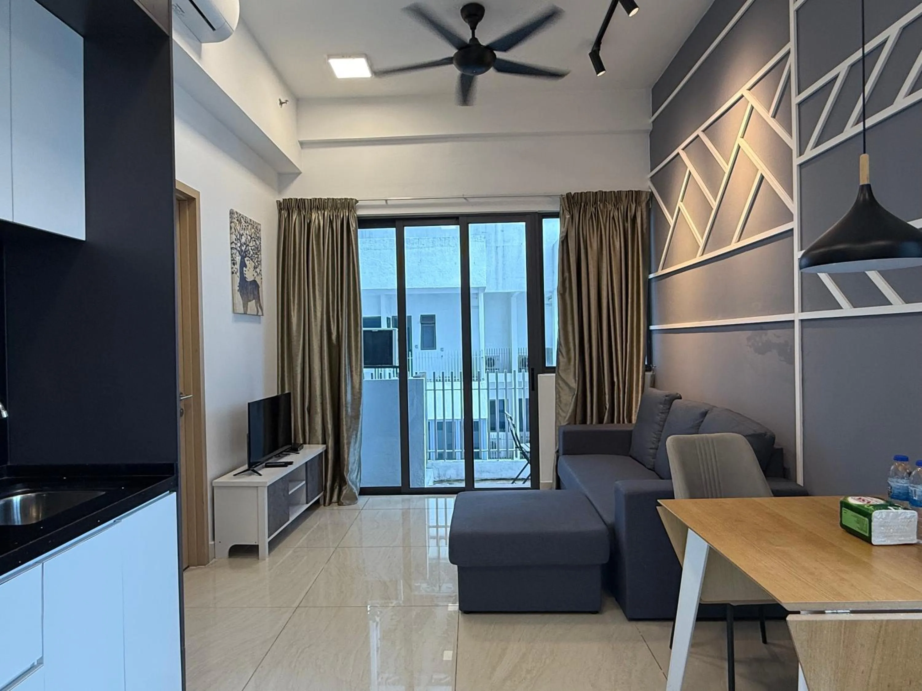 The Luxe by Infinitum Suites