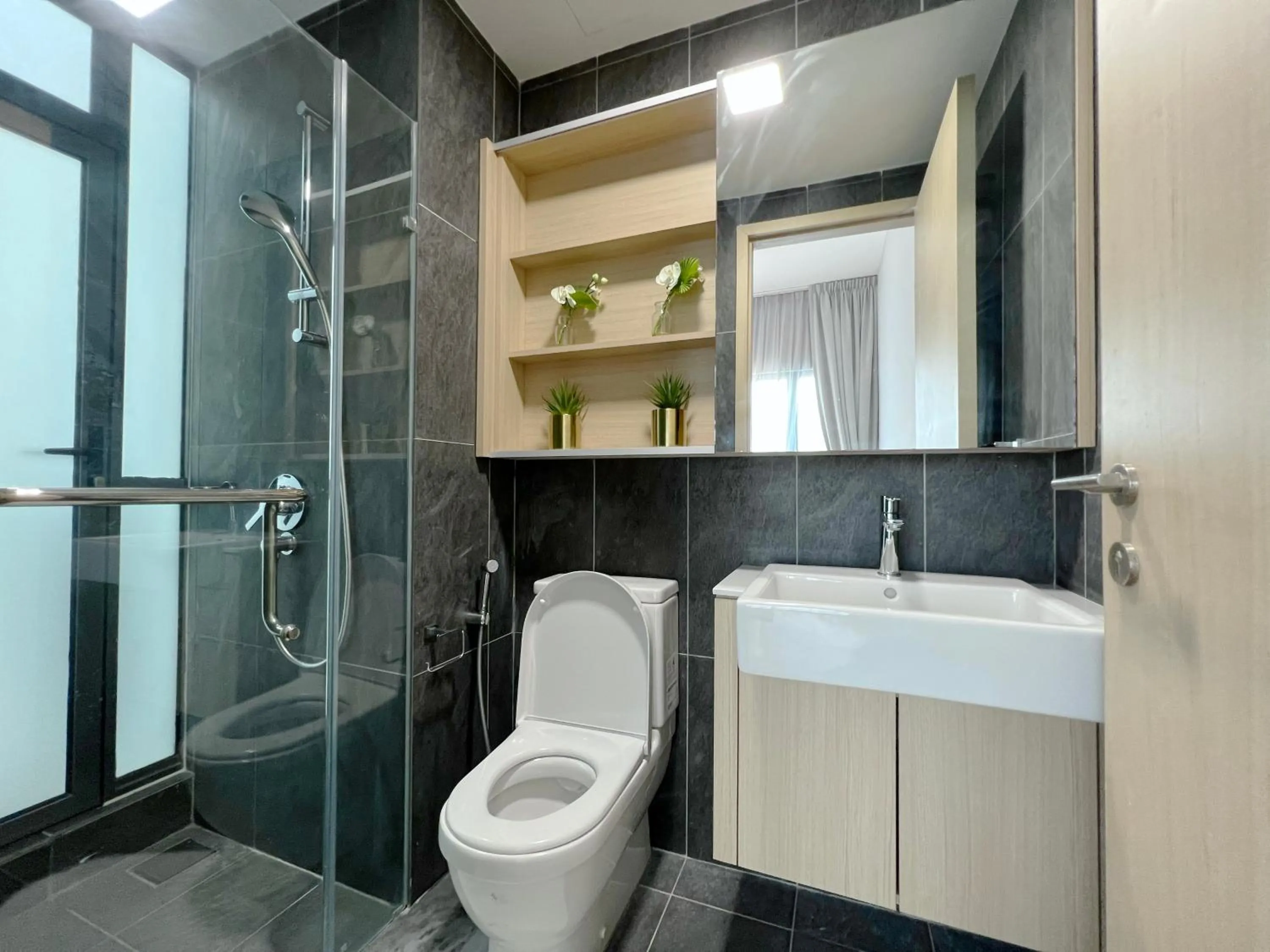 The Luxe by Infinitum Suites