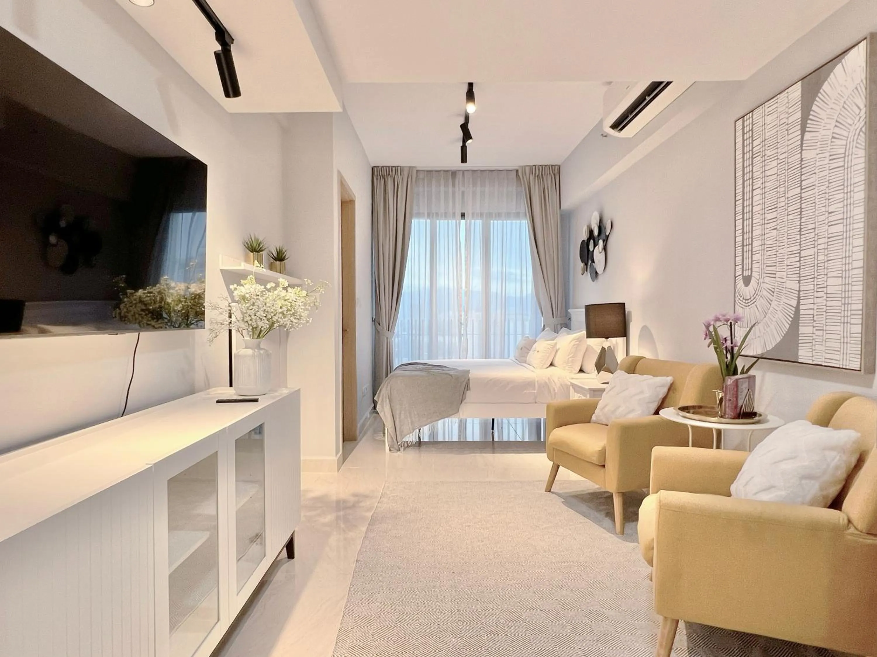 The Luxe by Infinitum Suites