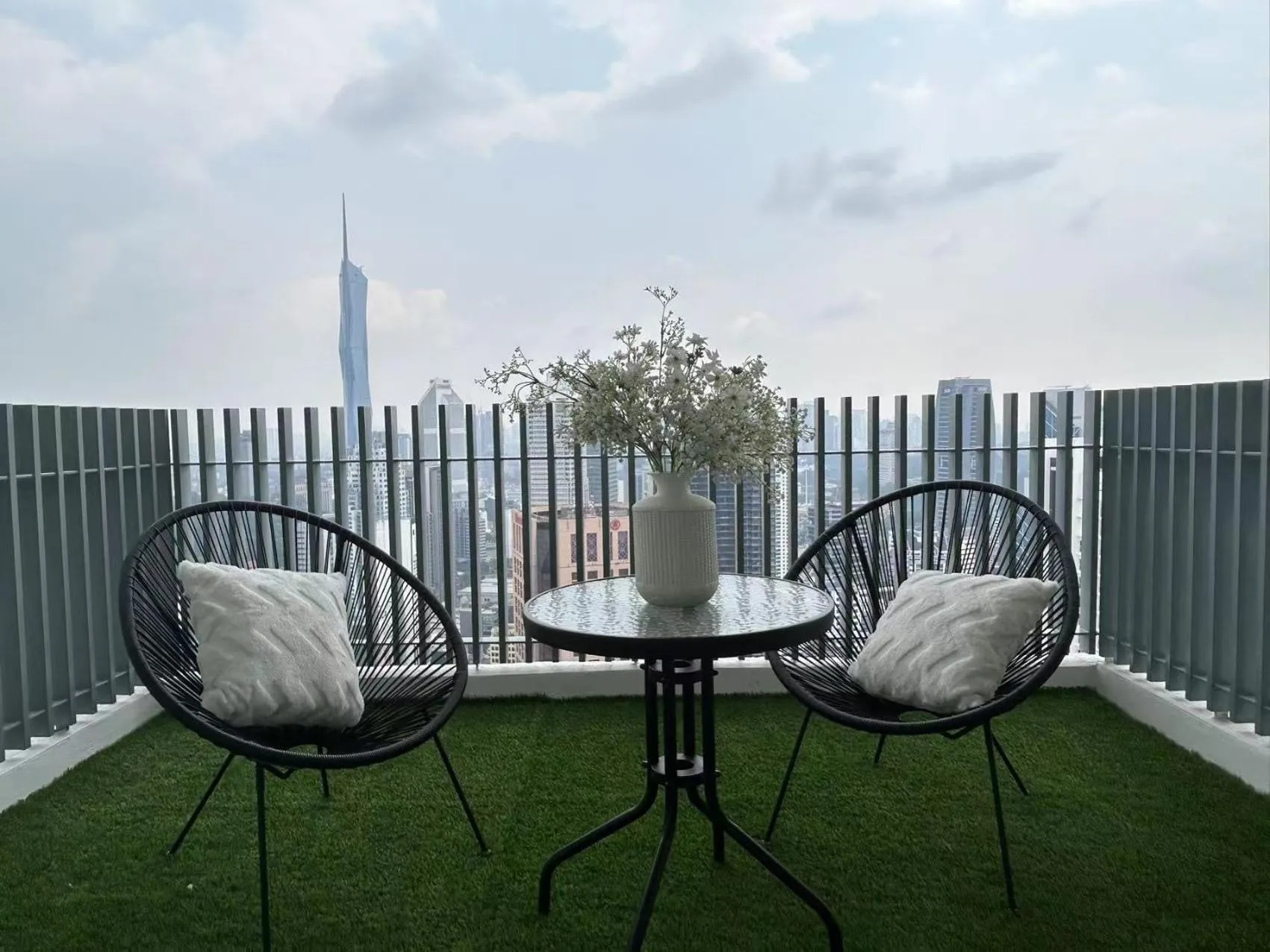 The Luxe by Infinitum Suites