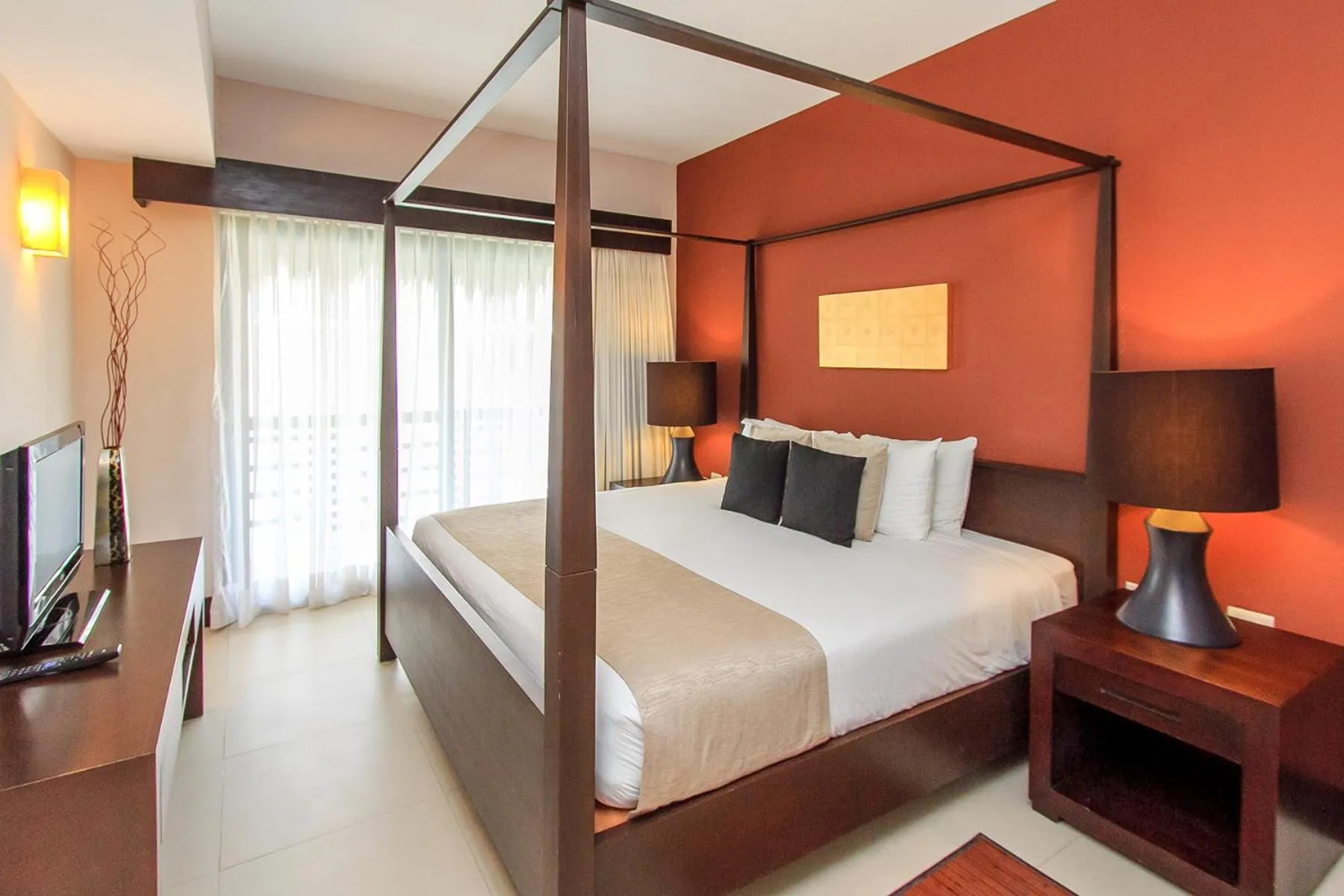 Communal lounge/ TV room, Bed in Aldea Thai by Stella Rentals