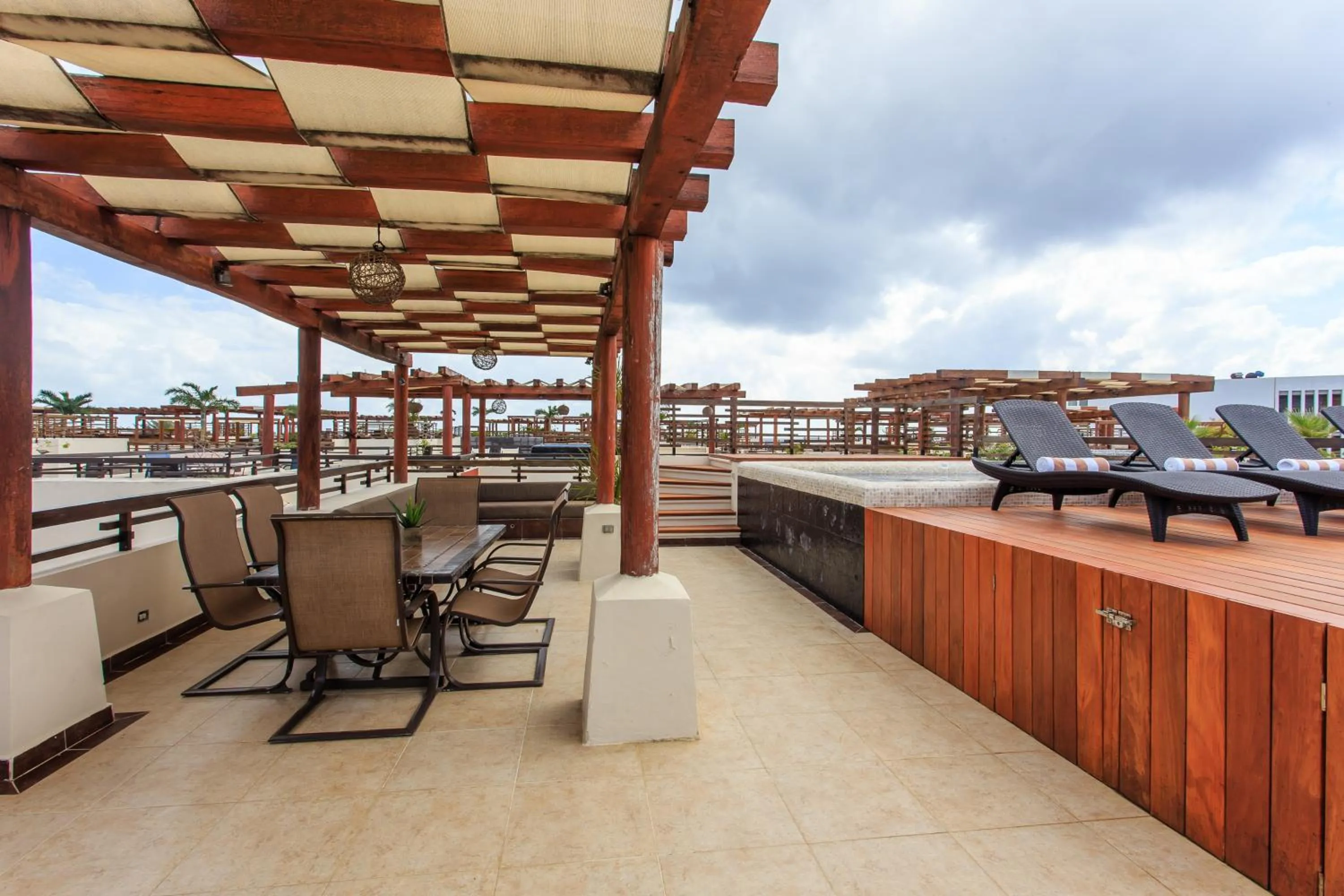 Restaurant/places to eat in Aldea Thai by Stella Rentals