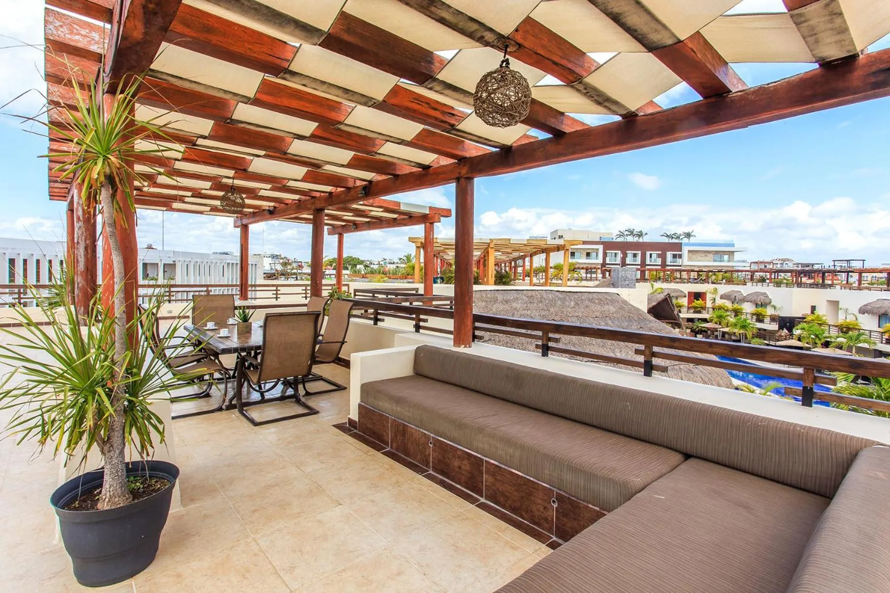 Patio in Aldea Thai by Stella Rentals