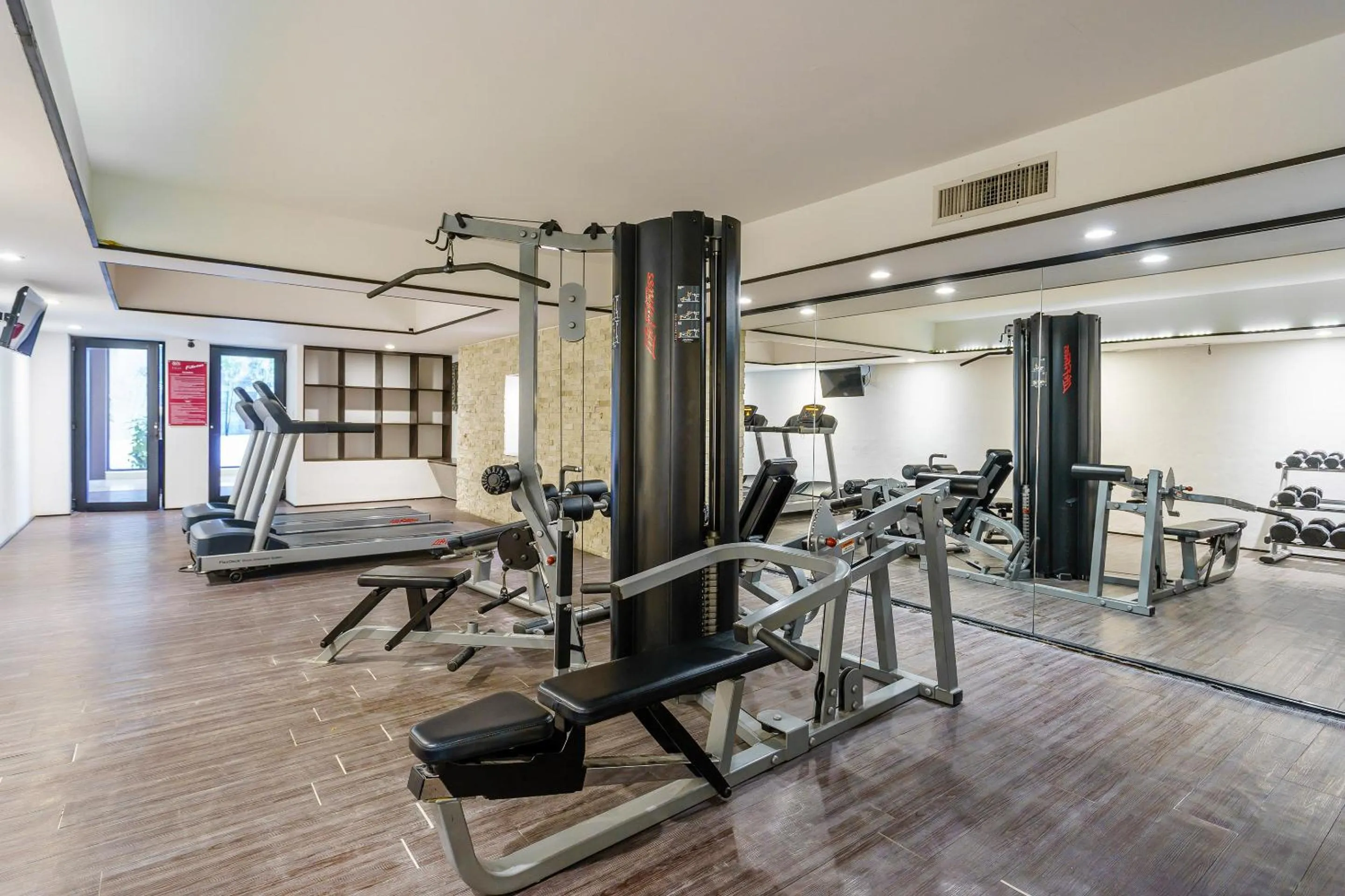 Fitness centre/facilities in Aldea Thai by Stella Rentals