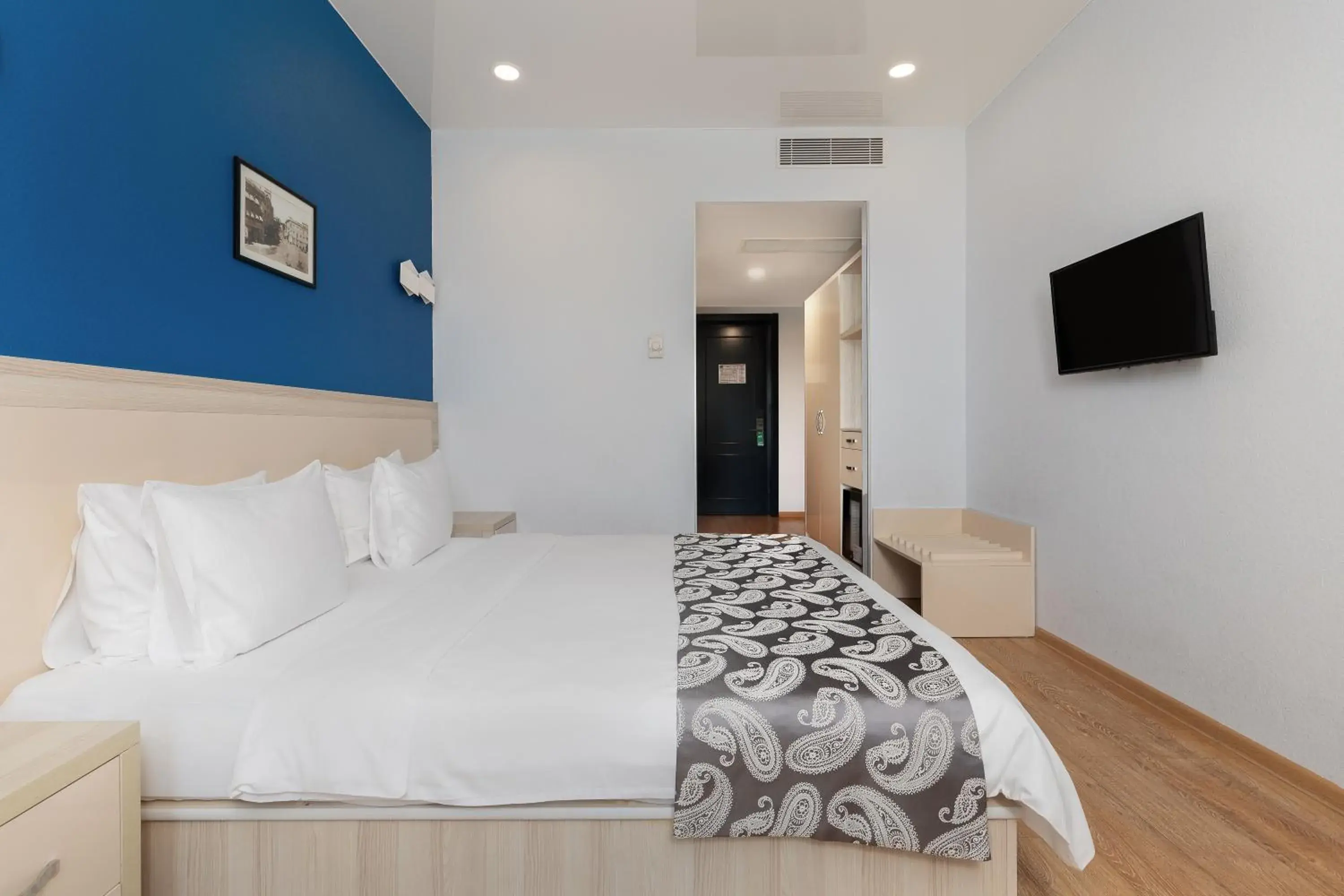 Standard Double Room in Iveria Inn Hotel Standard Double Room in Iveria Inn Hotel