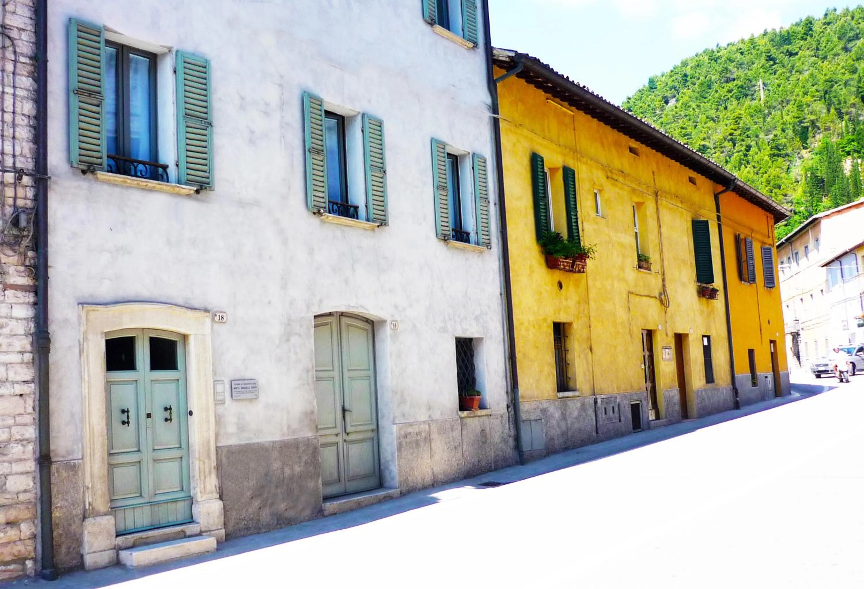 Street view in Camera con vista