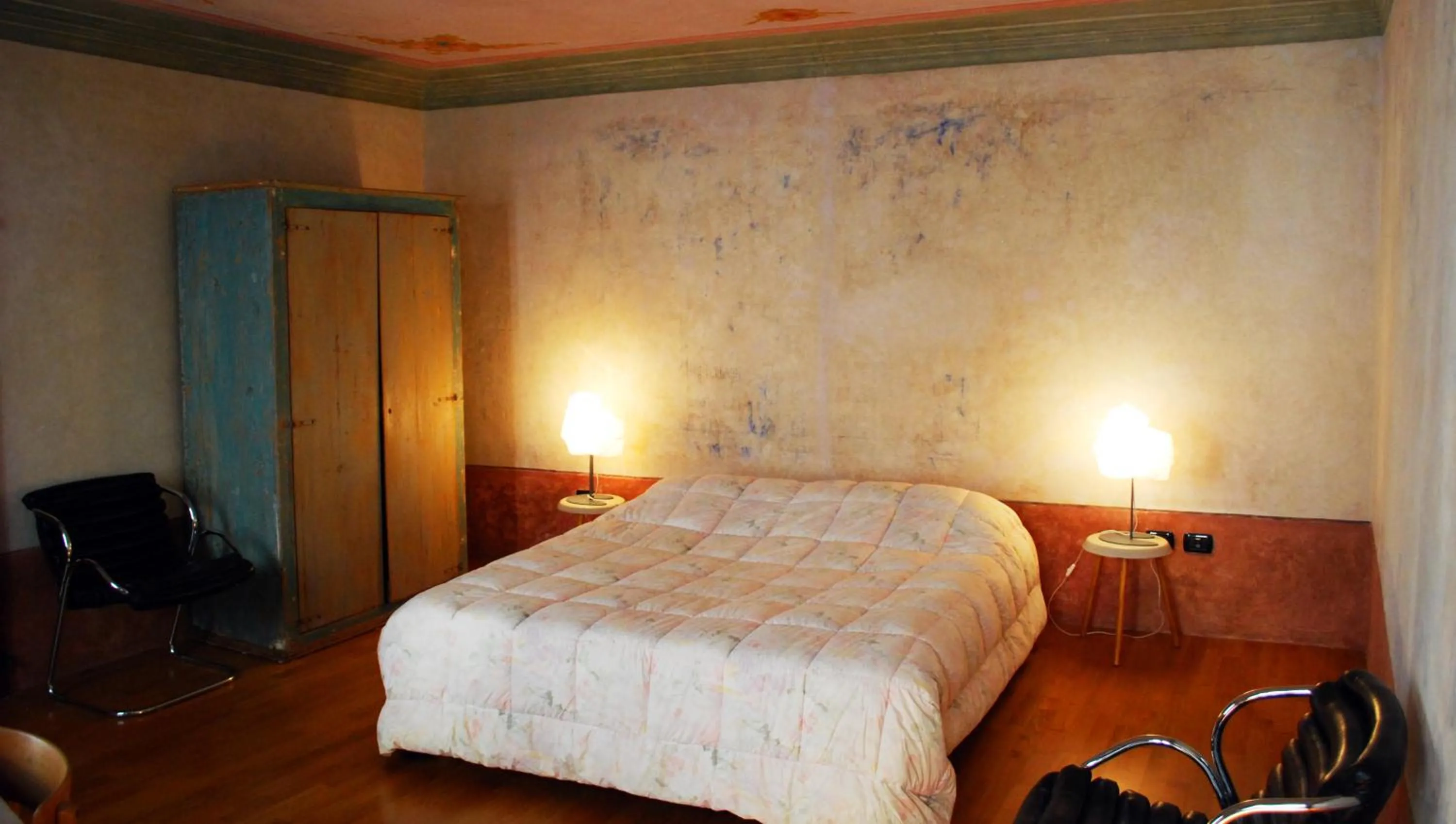 Photo of the whole room, Bed in Camera con vista