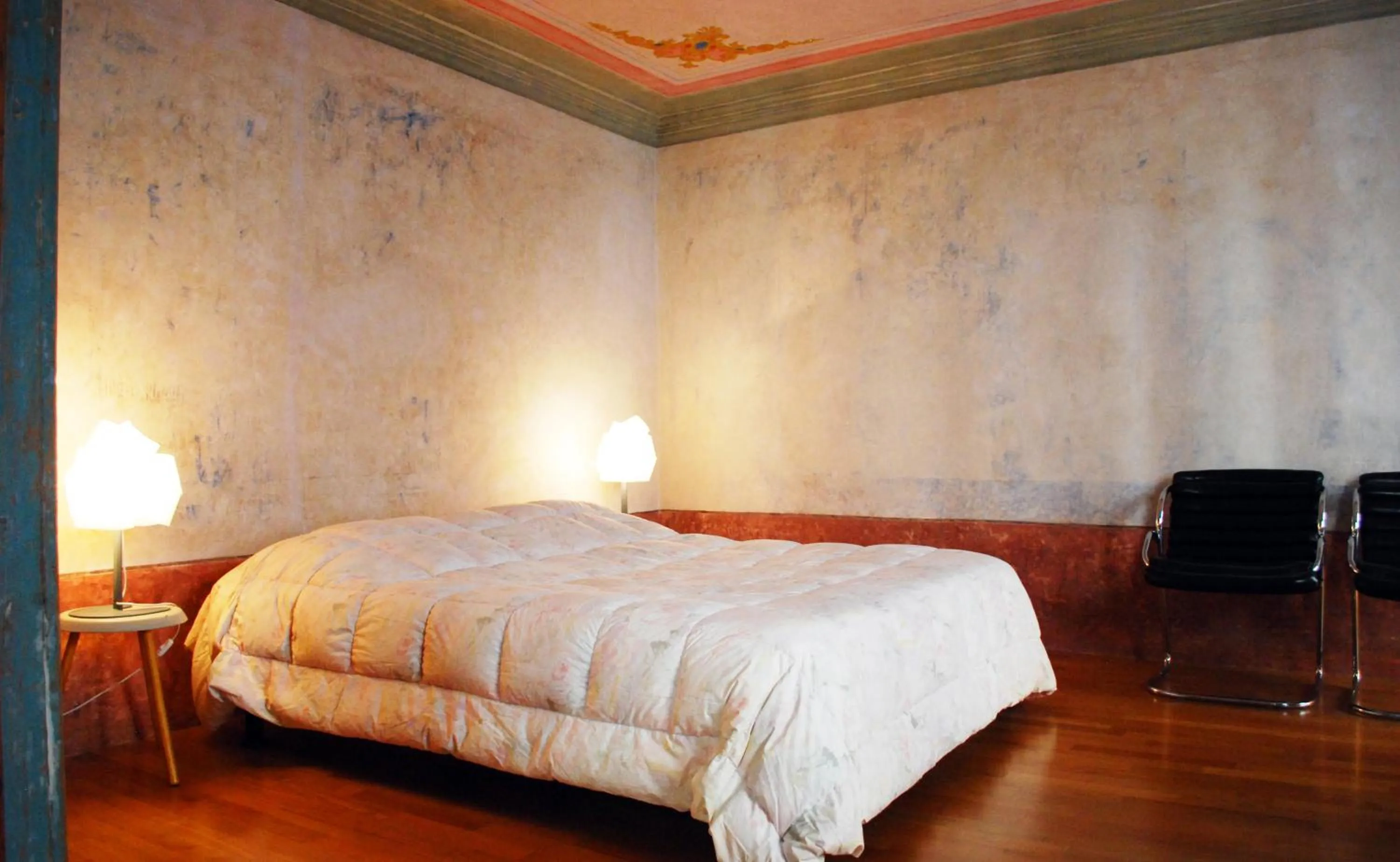 Photo of the whole room, Bed in Camera con vista
