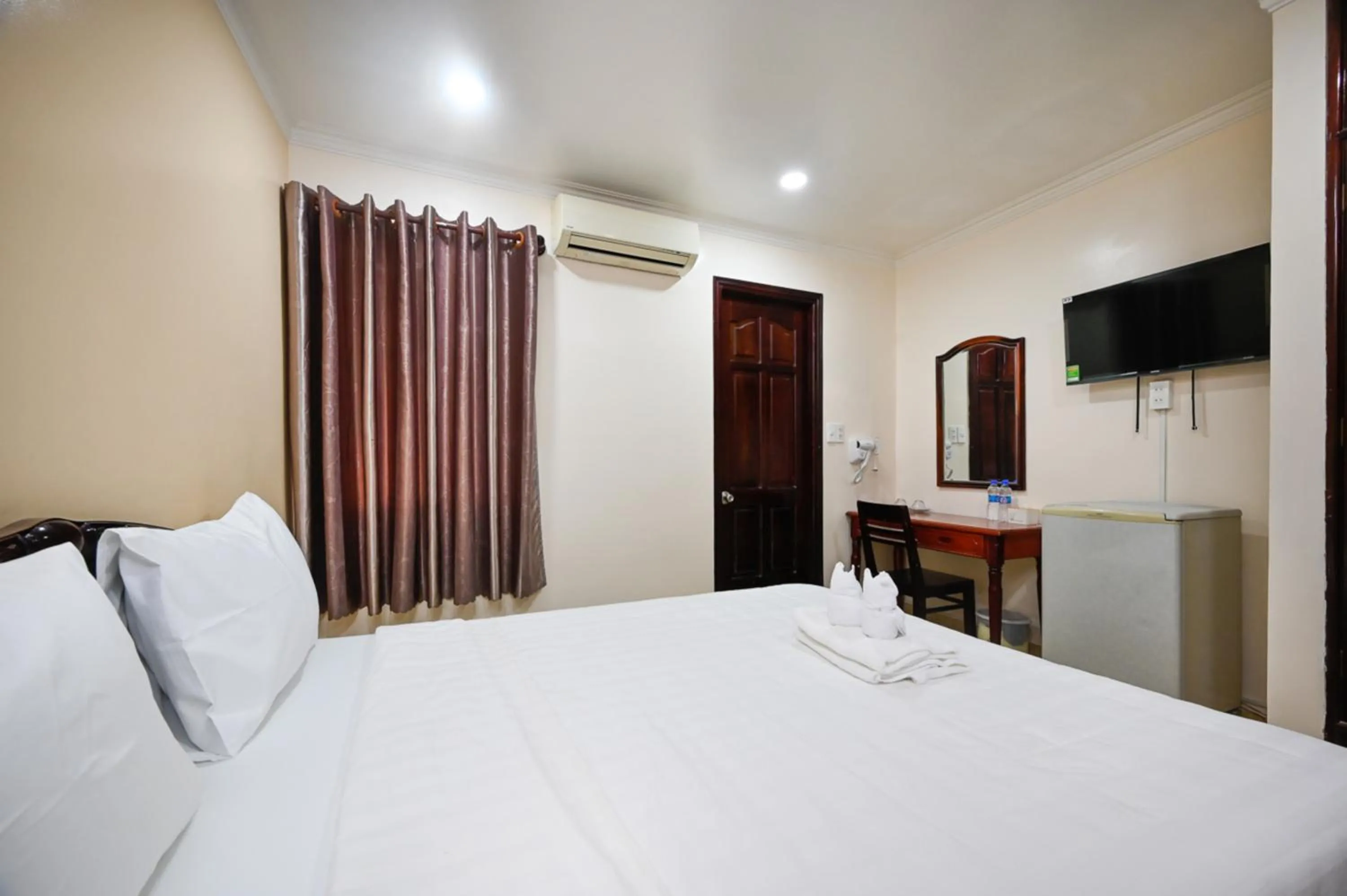 TV and multimedia, Bed in Rainbow Airport Hotel