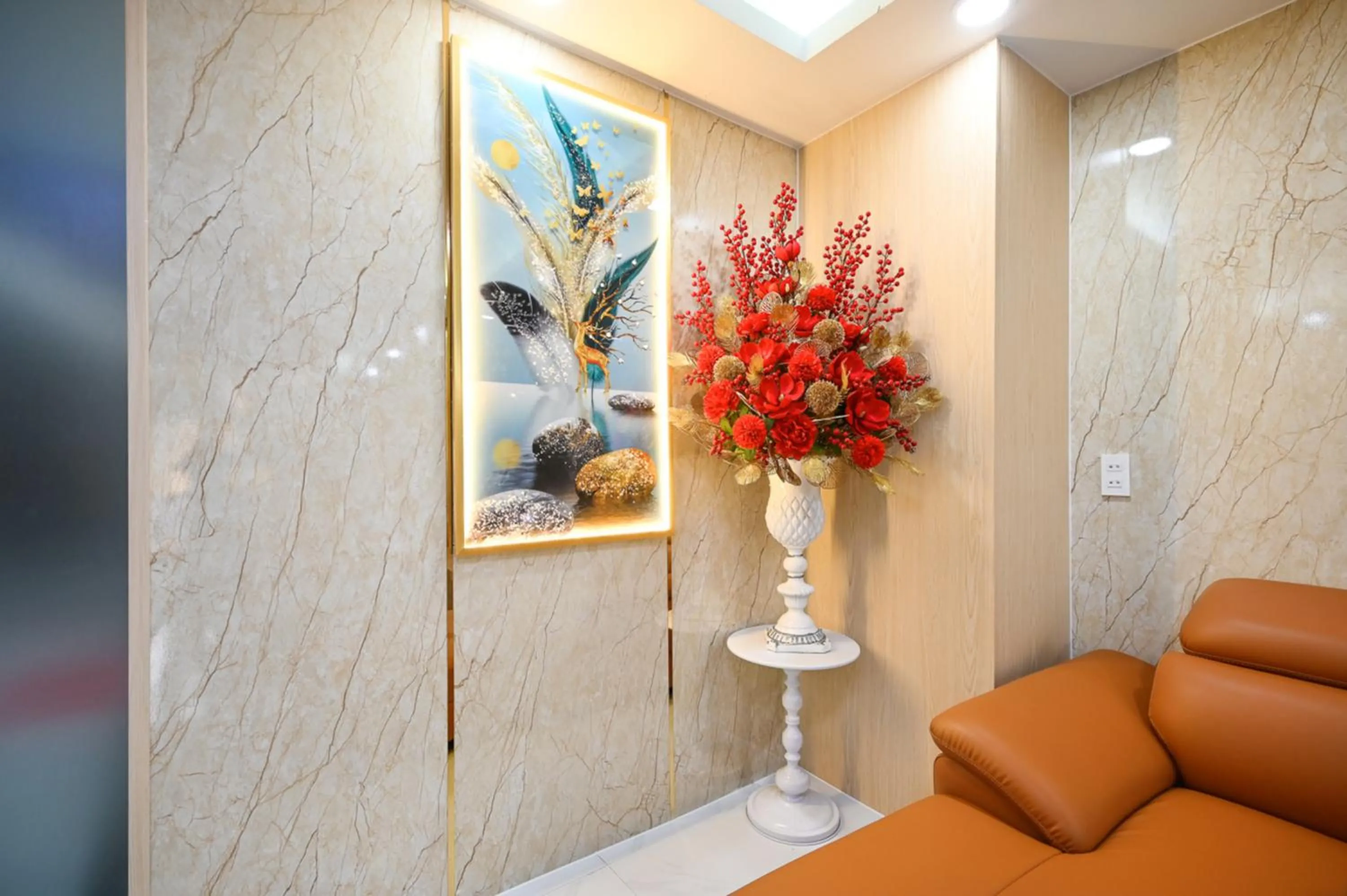 Decorative detail in Rainbow Airport Hotel