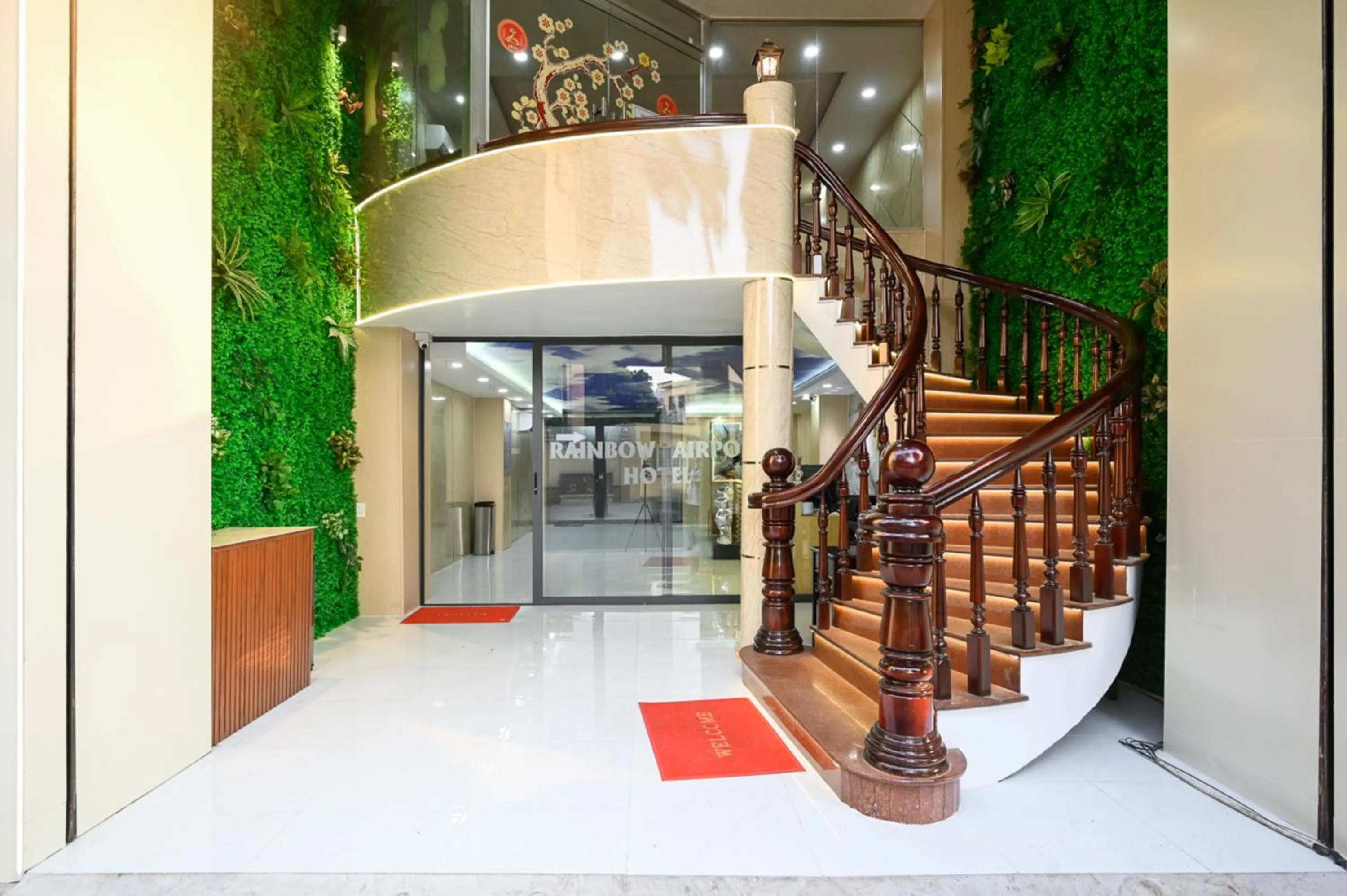 Facade/entrance in Rainbow Airport Hotel