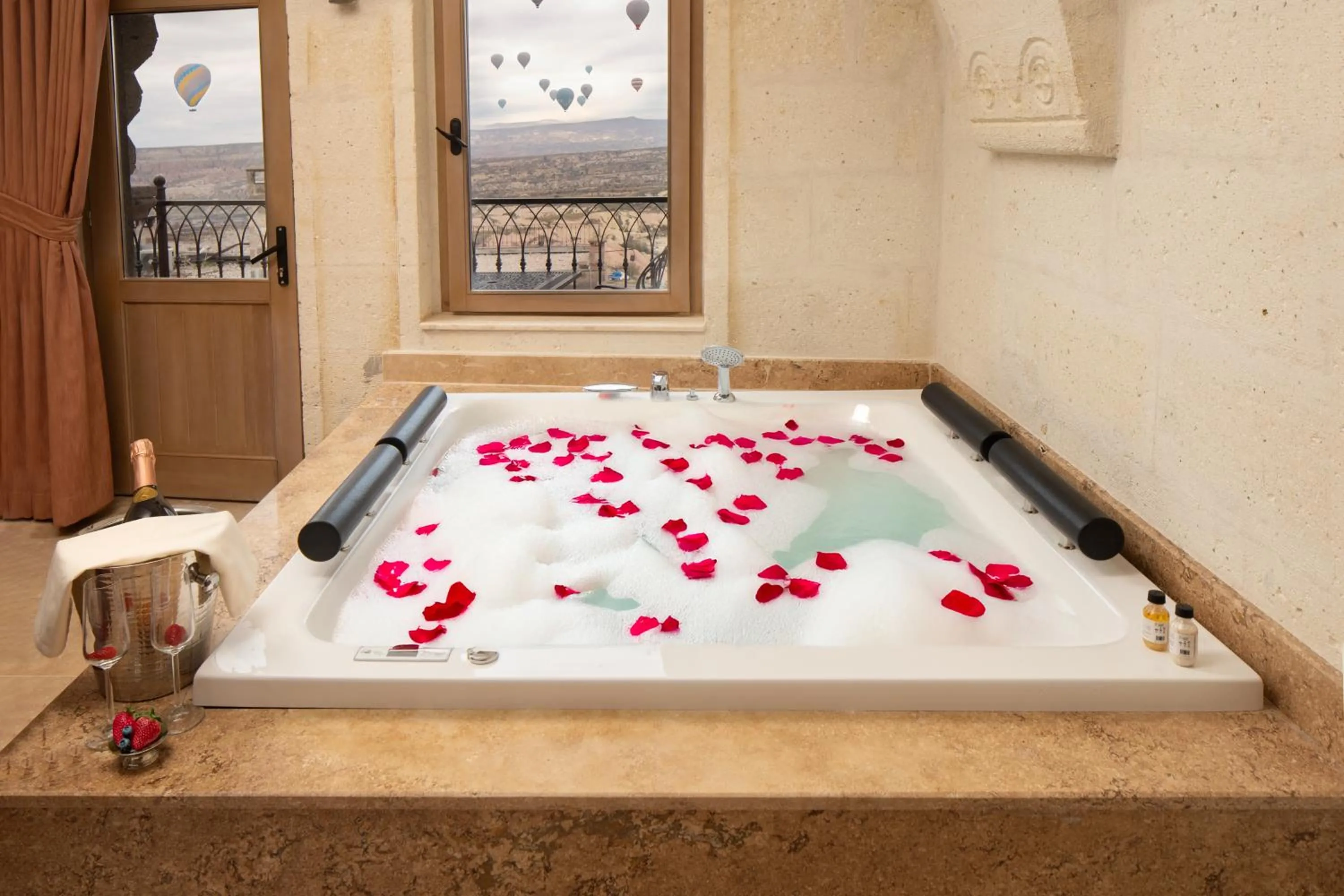 Double Room with Spa Bath in Zafora Cave Suites Hotel Cappadocia