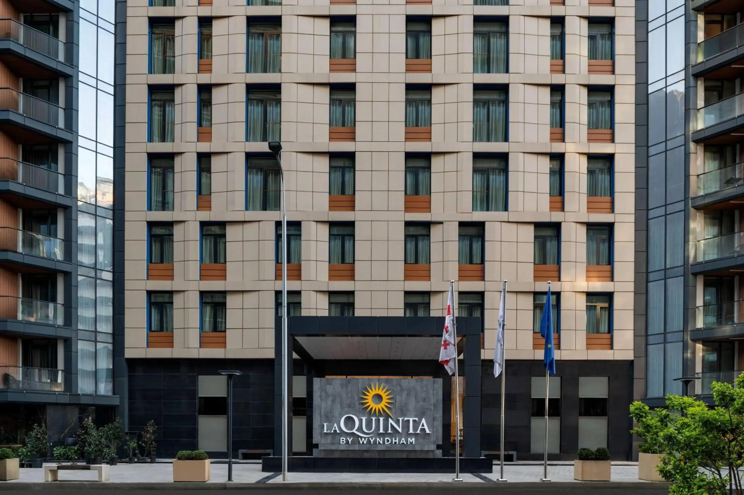 Property building in La Quinta by Wyndham Batumi Property building in La Quinta by Wyndham Batumi