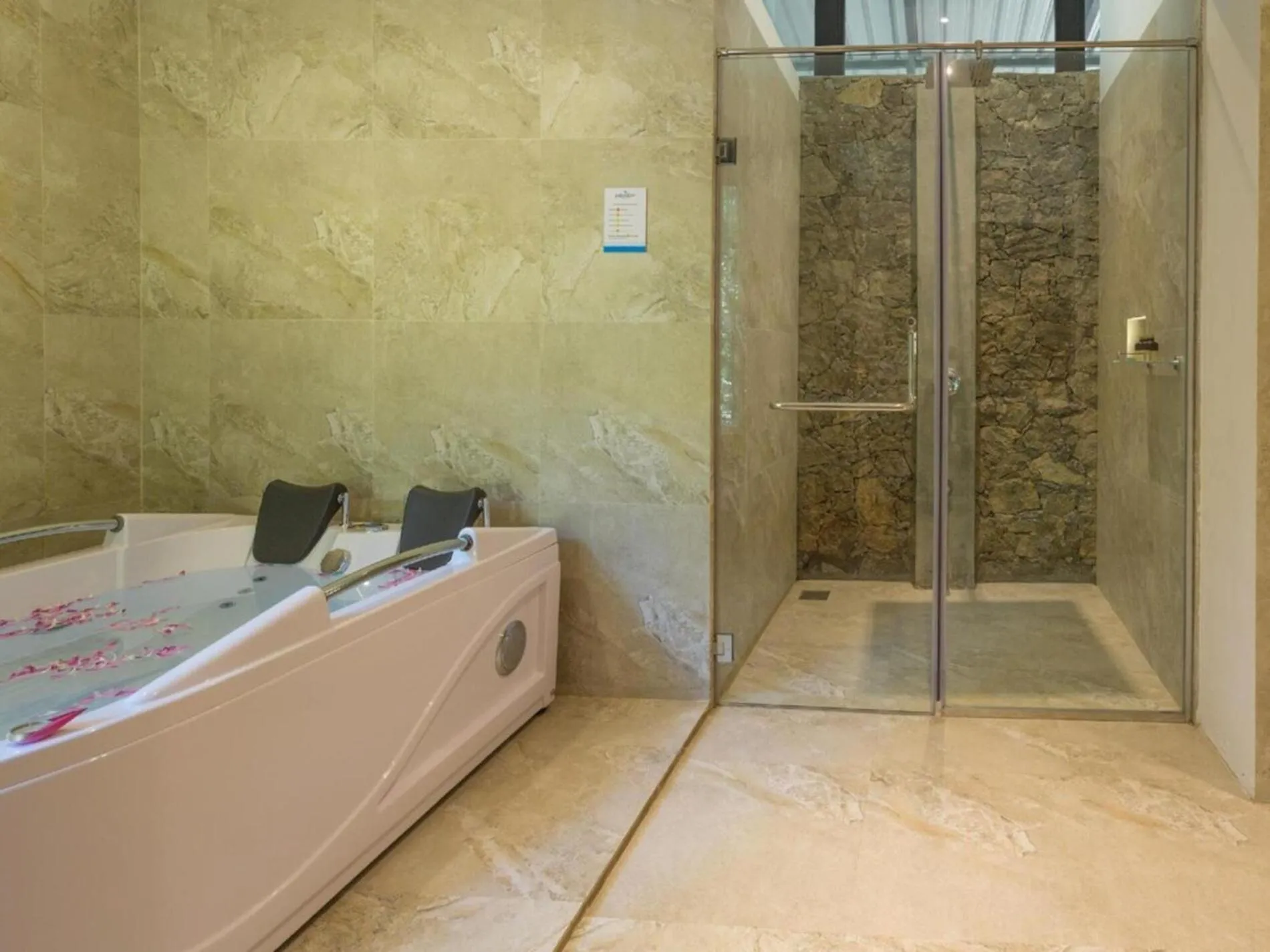 Bathroom in Palmstone Retreat