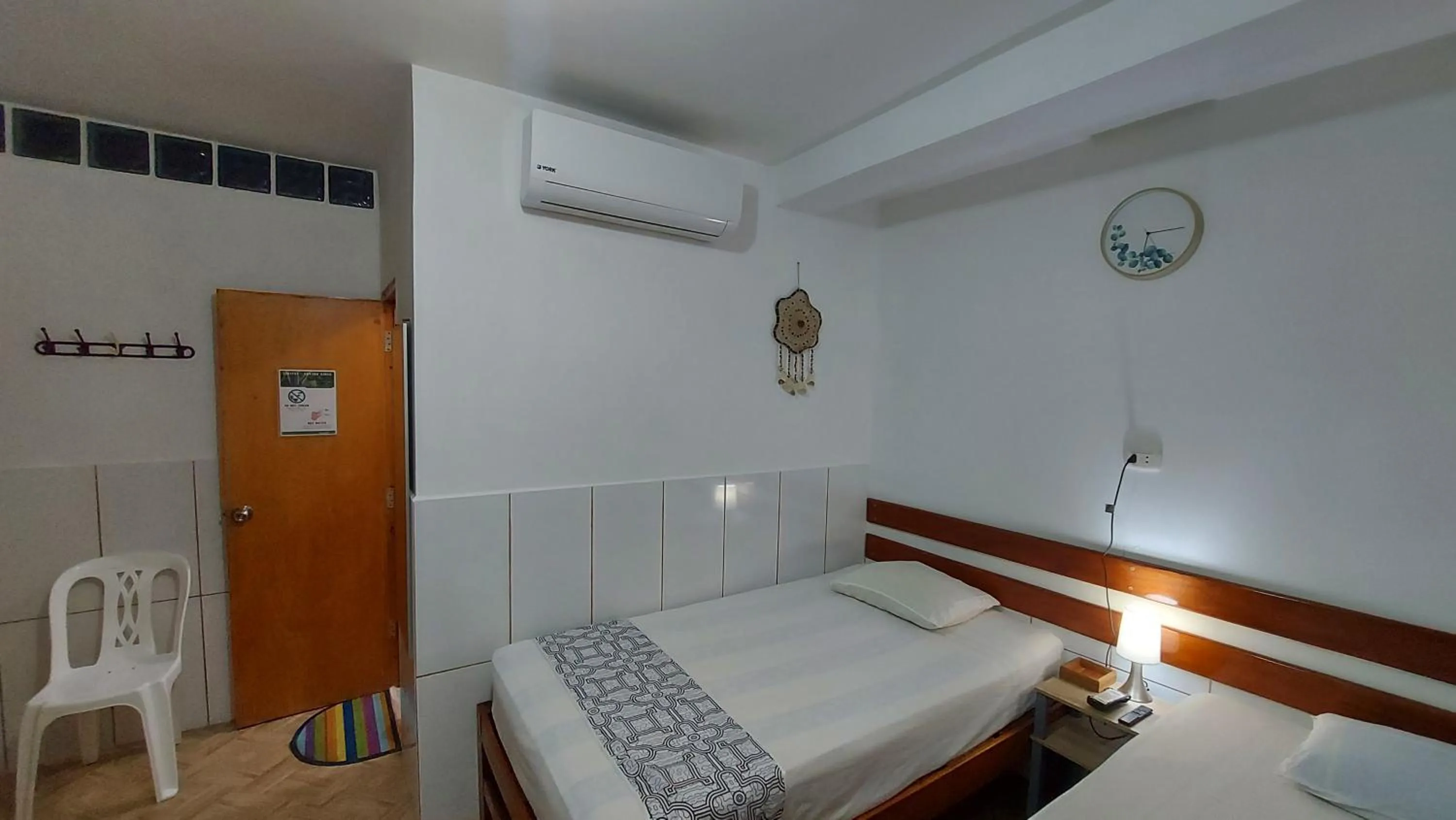 Photo of the whole room, Bed in Amazon House Hostel