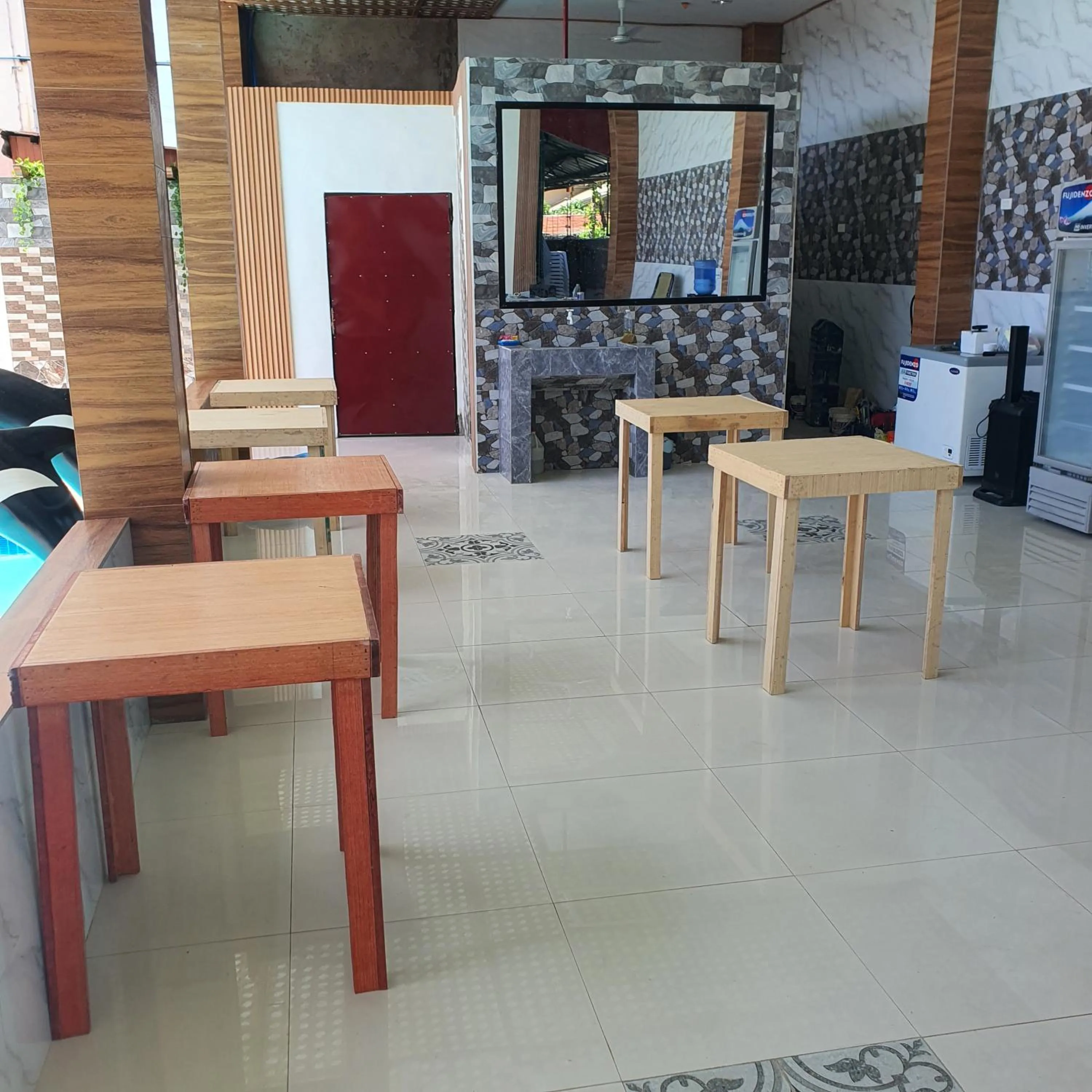 Restaurant/places to eat in AOSMECPoolCamp Hotel