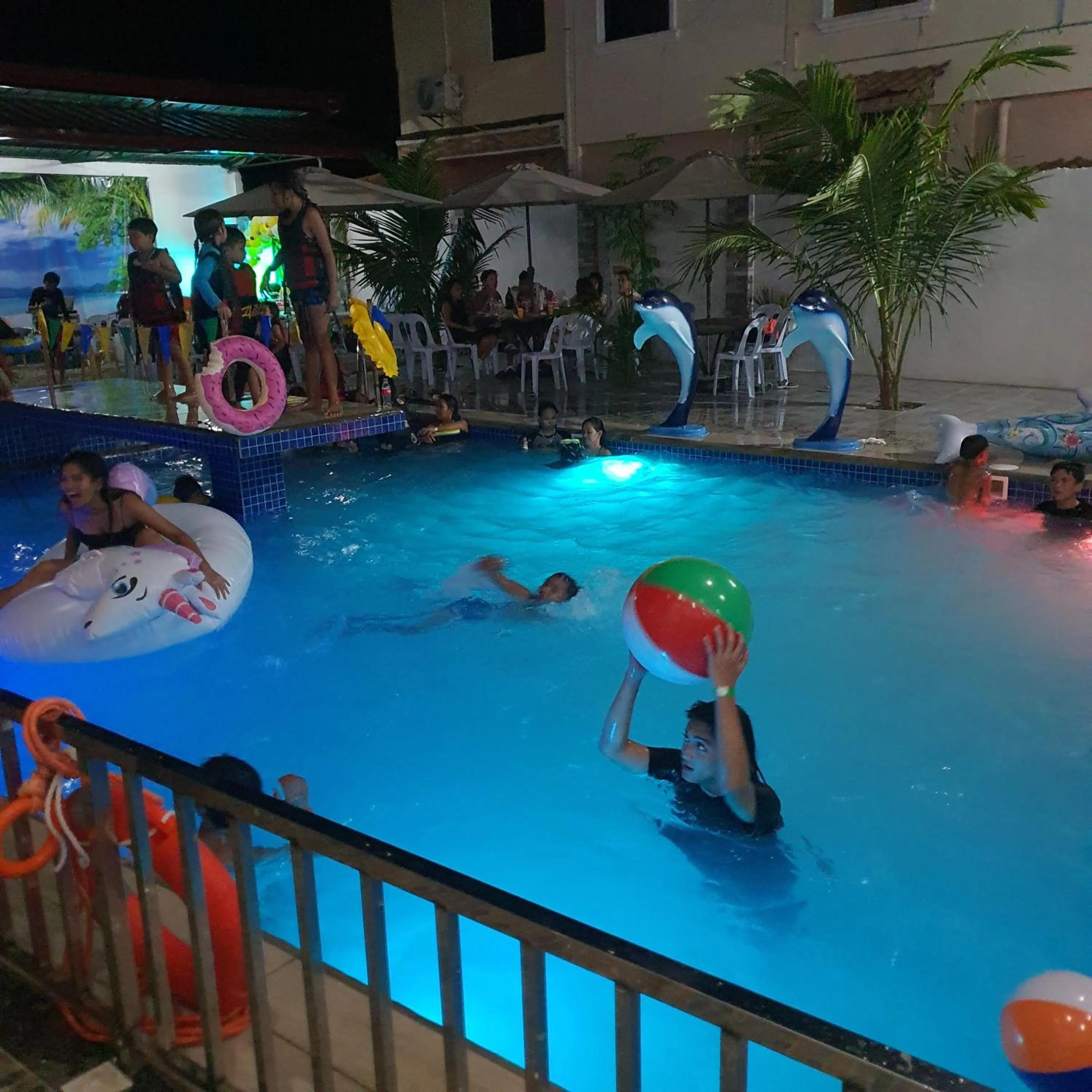 Property building in AOSMECPoolCamp Hotel