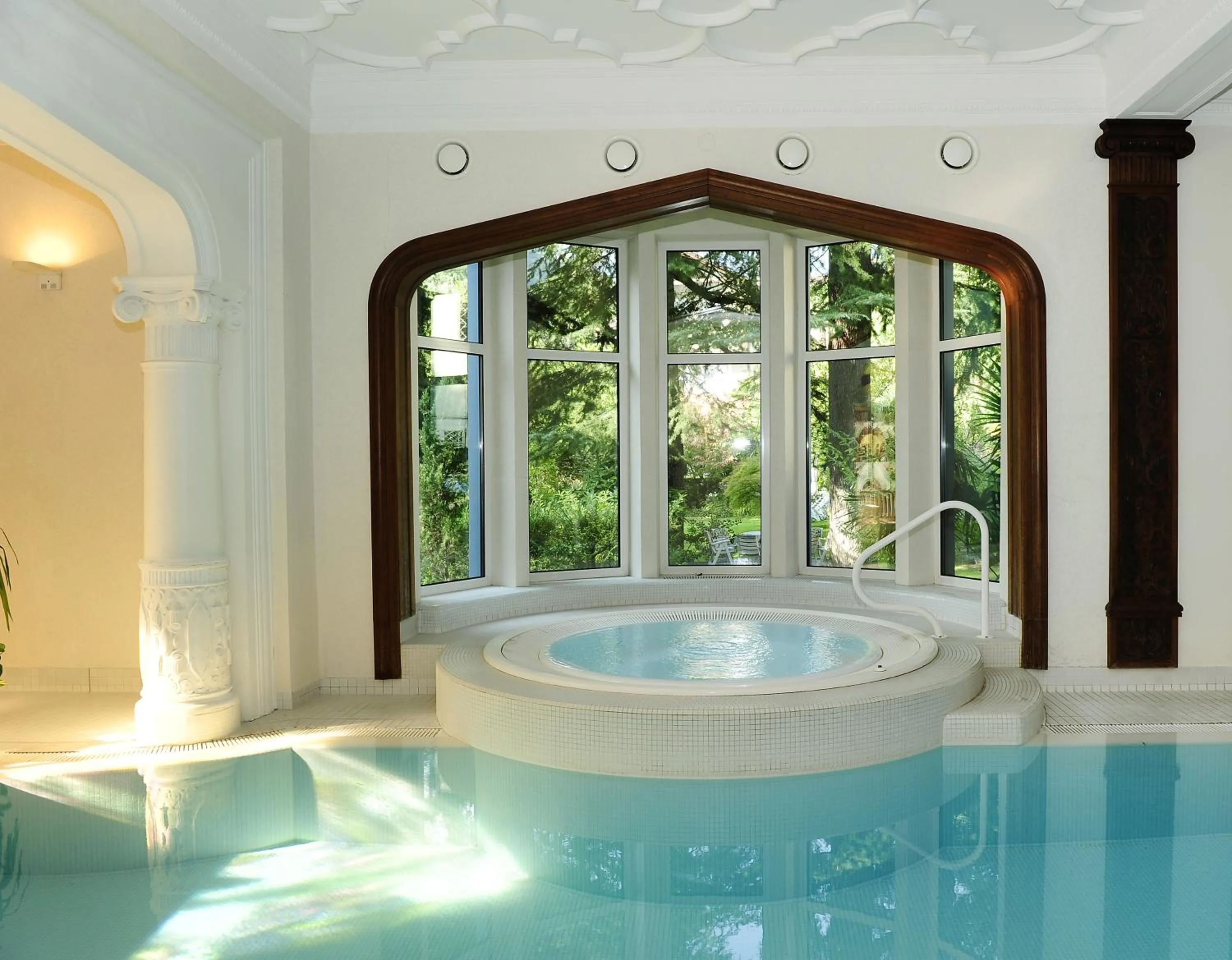 Swimming pool in Villa Bavaria