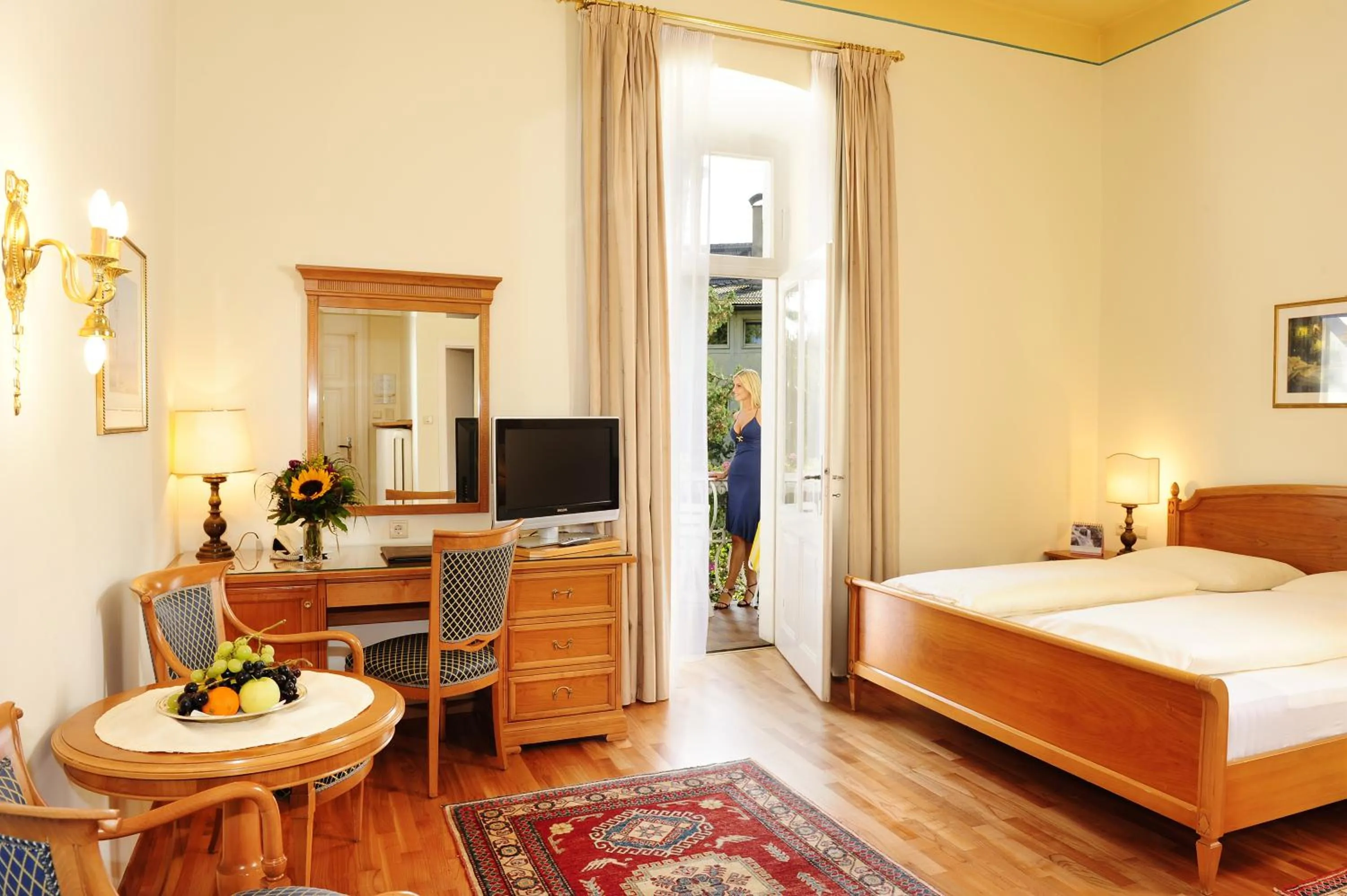 Photo of the whole room, Bed in Villa Bavaria