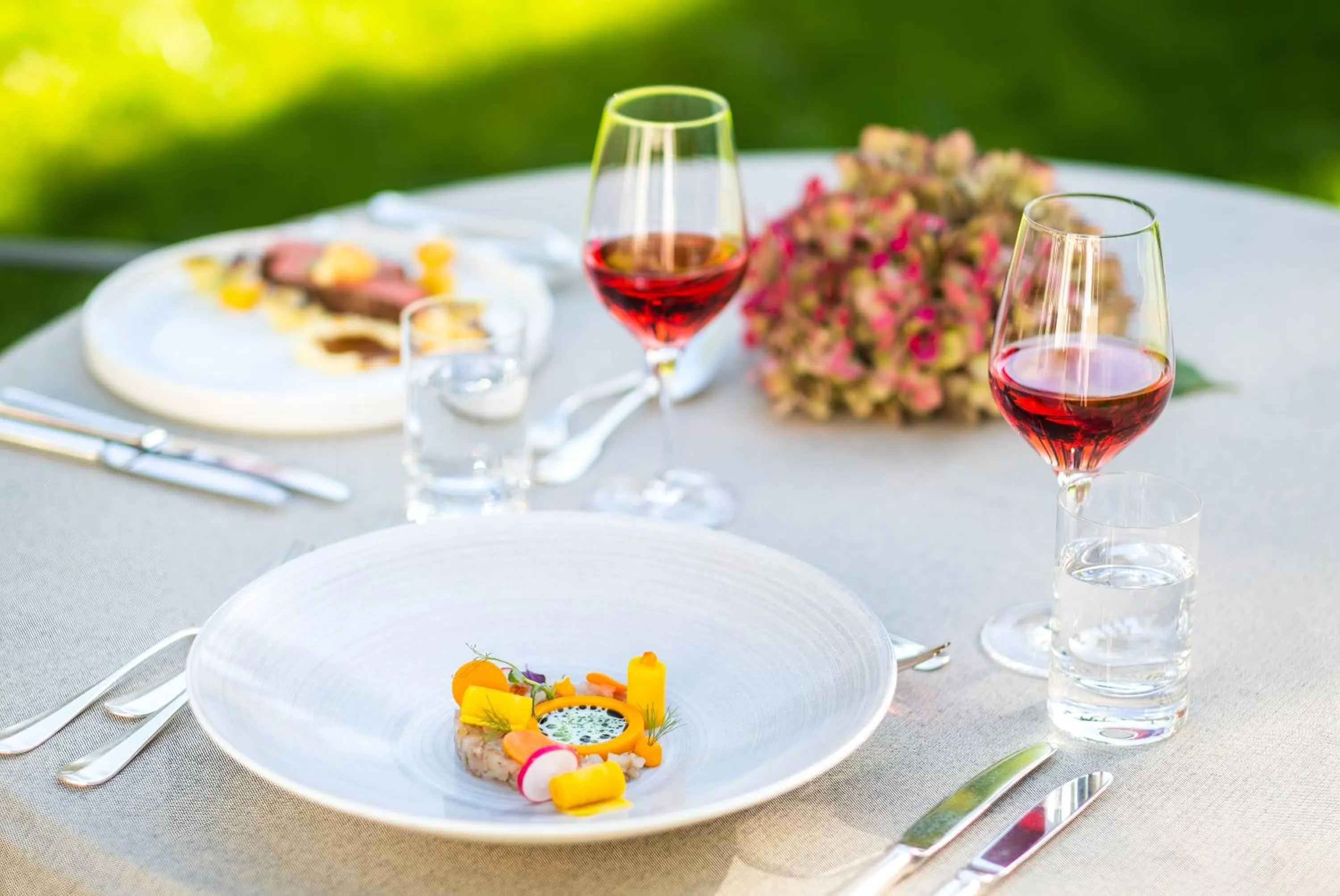 Restaurant/places to eat in Villa Bavaria