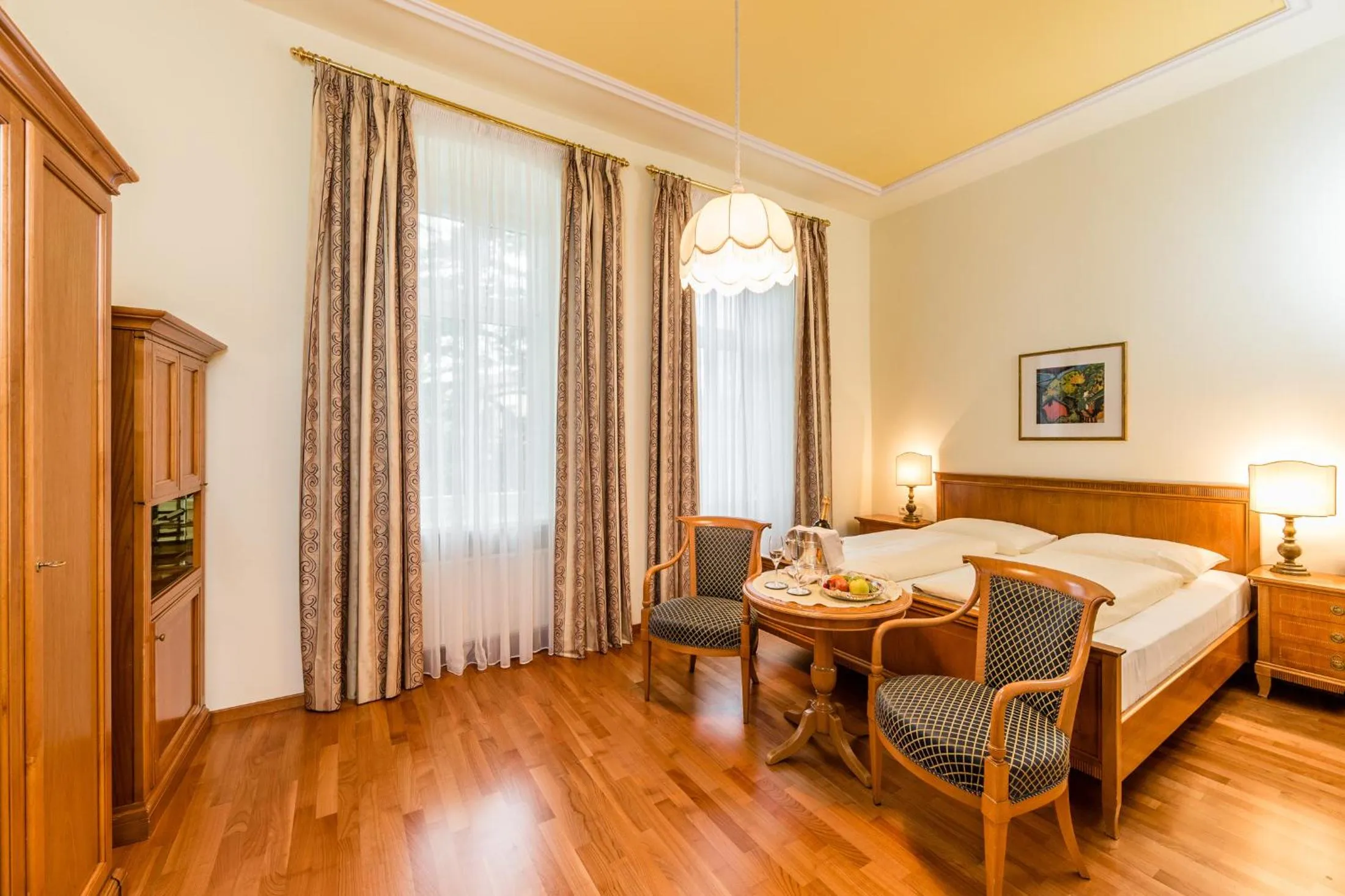 Photo of the whole room, Bed in Villa Bavaria