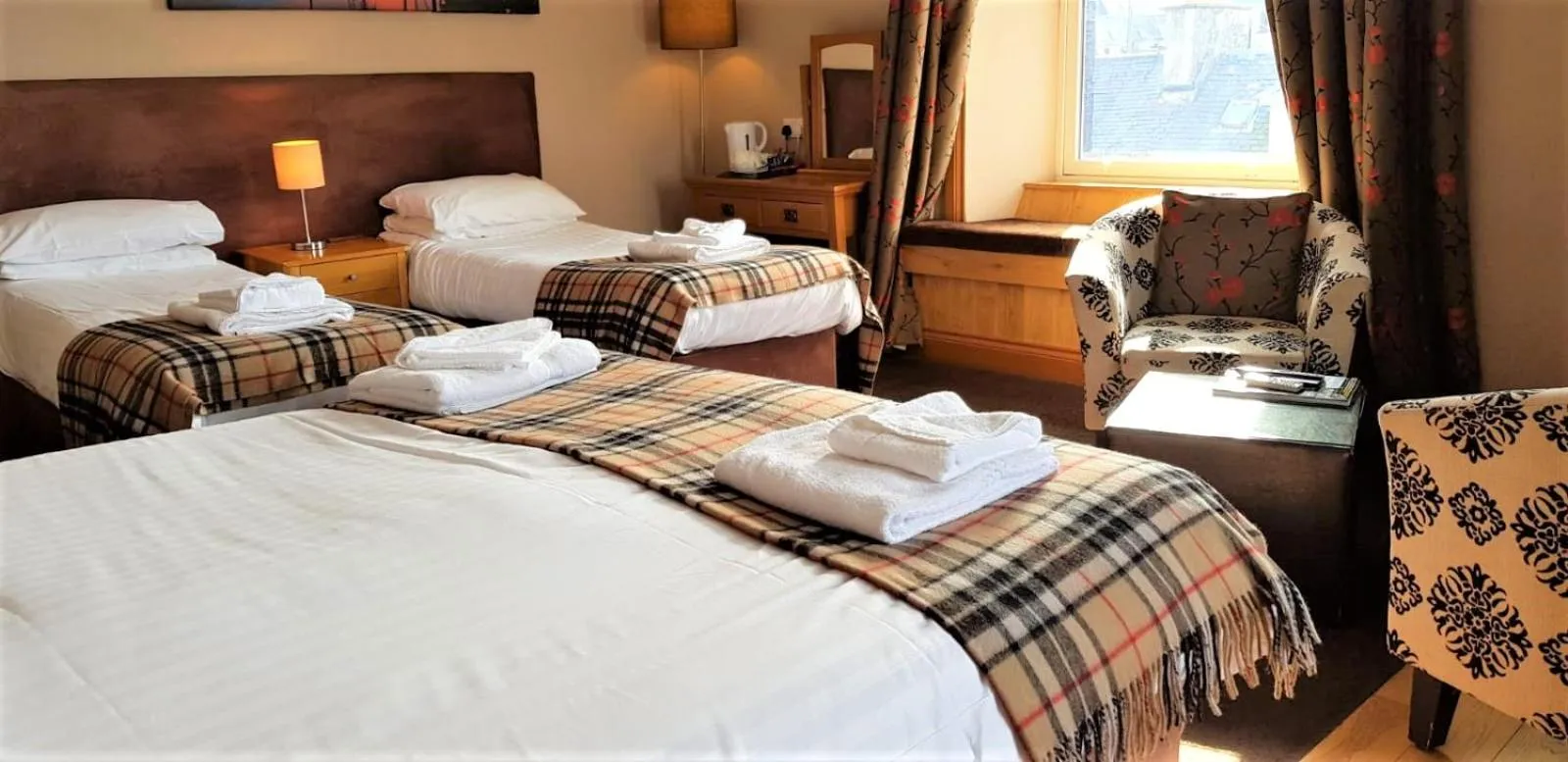 Photo of the whole room, Bed in The Harbour House Sea Front Hotel