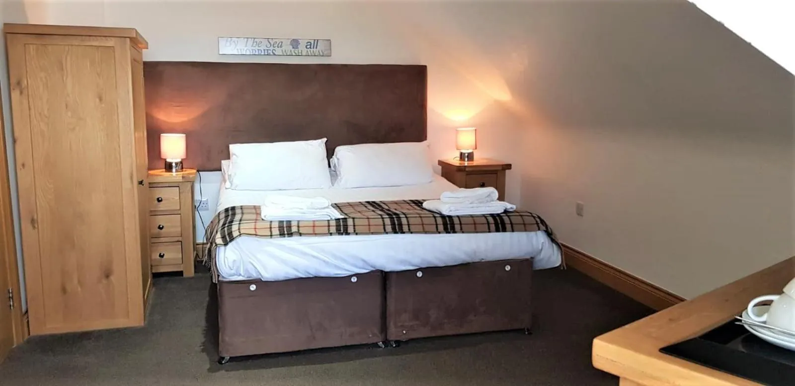 Photo of the whole room, Bed in The Harbour House Sea Front Hotel