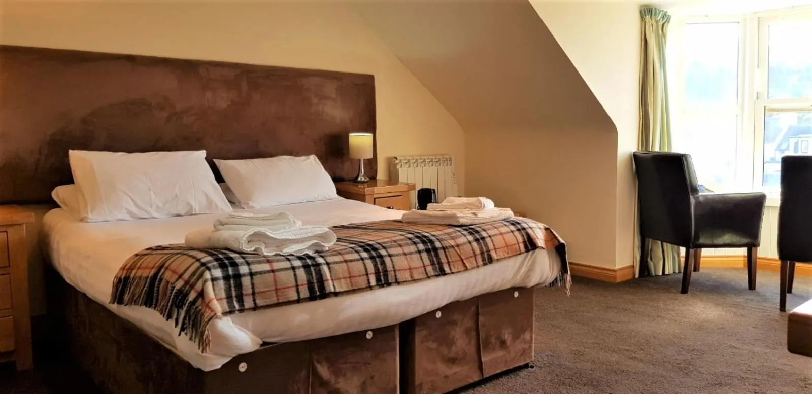 Photo of the whole room, Bed in The Harbour House Sea Front Hotel