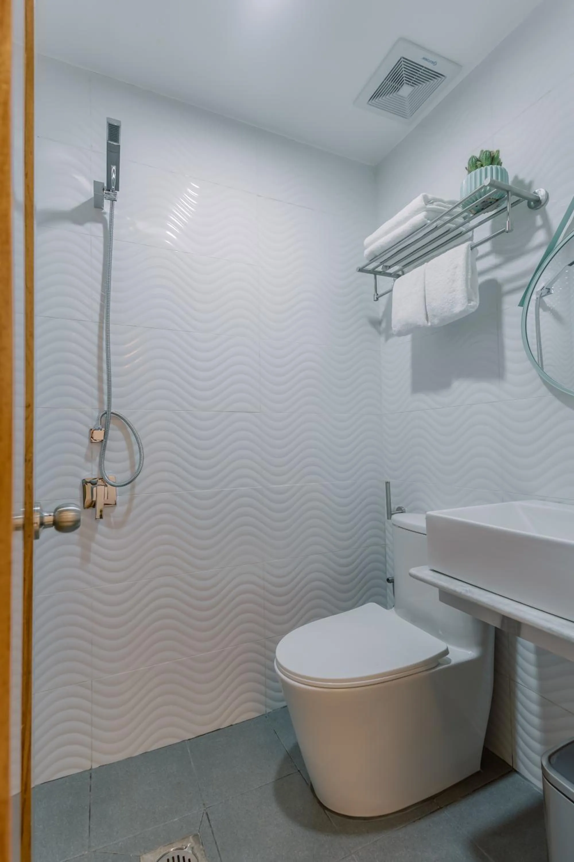 Bathroom in Loboc Riverside Inn & Restaurant