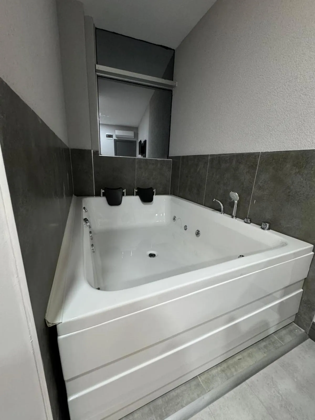 Hot Tub in Trio Palace