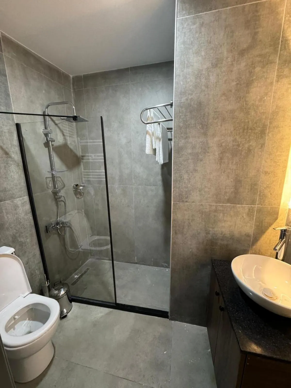 Shower in Trio Palace