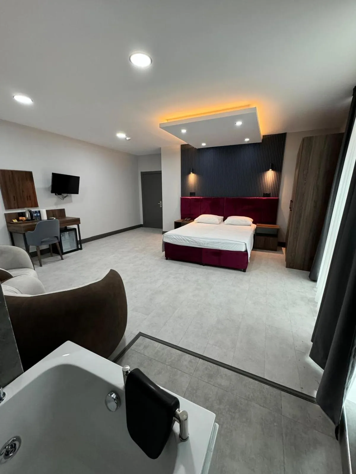 Bathroom, Bed in Trio Palace