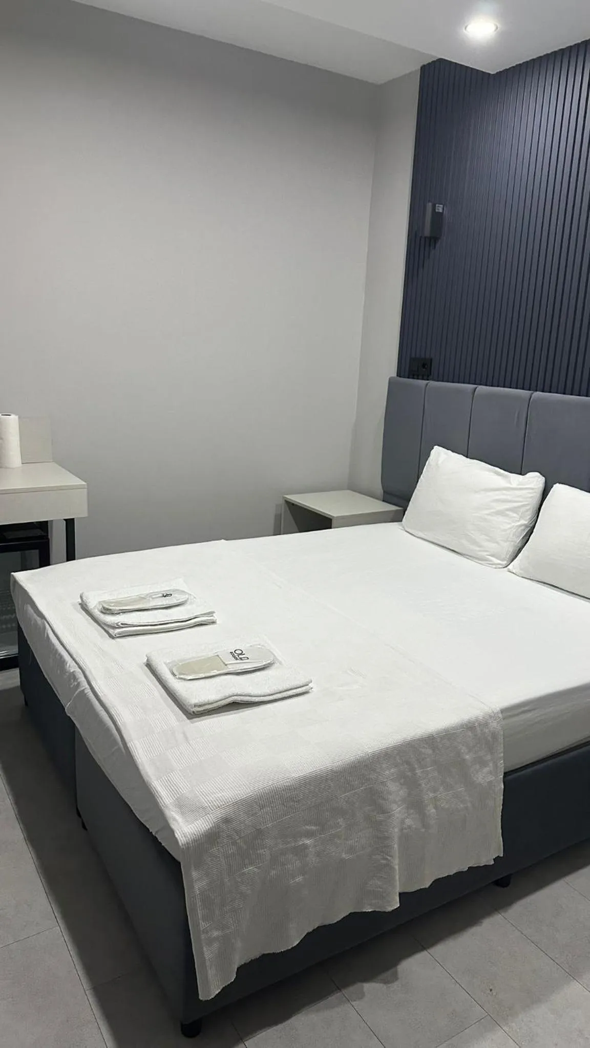 Bedroom, Bed in Trio Palace