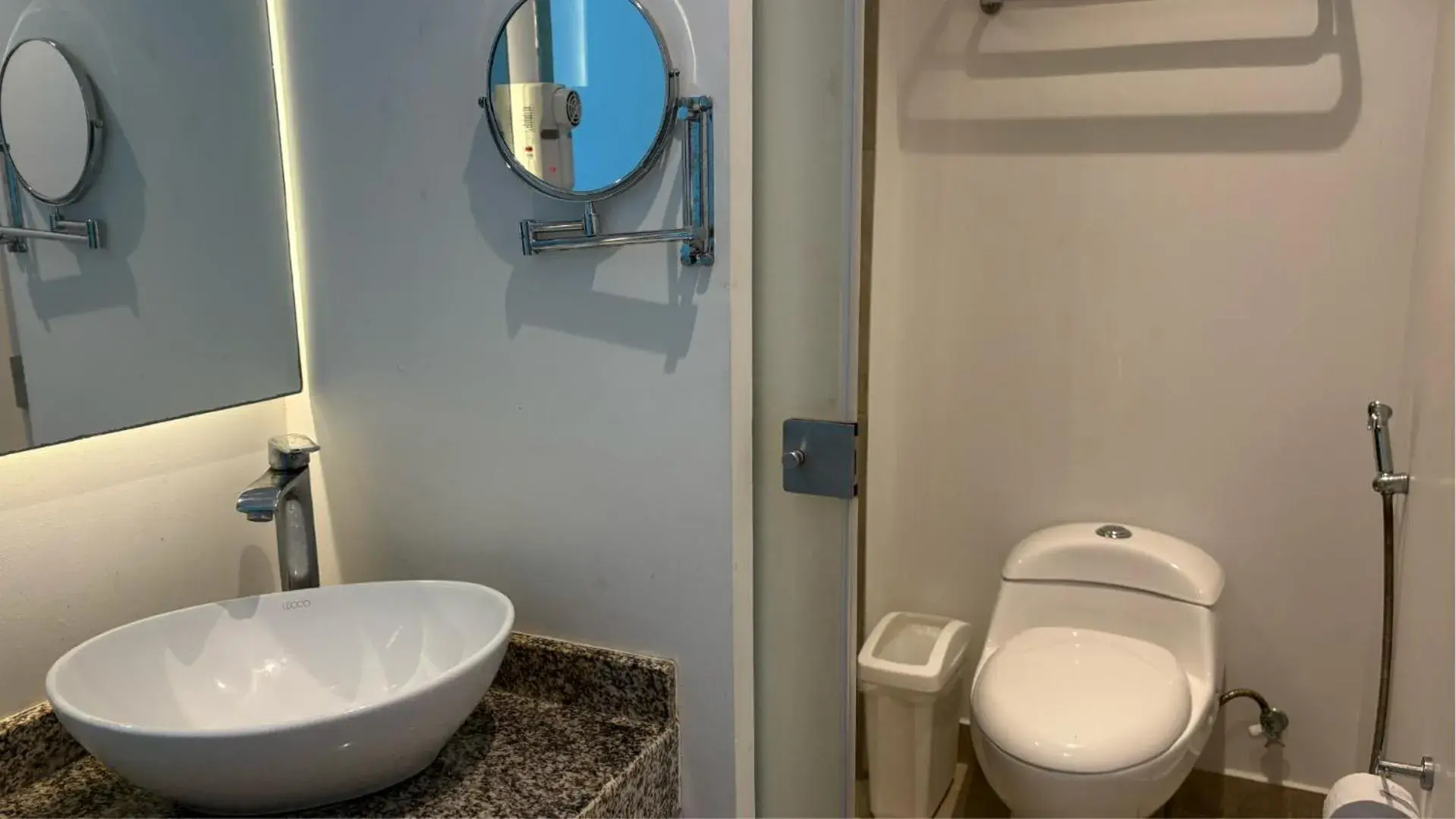 Bathroom in Hotel Portobelo Plaza las Ámericas Bathroom in Hotel Portobelo Plaza las Ámericas