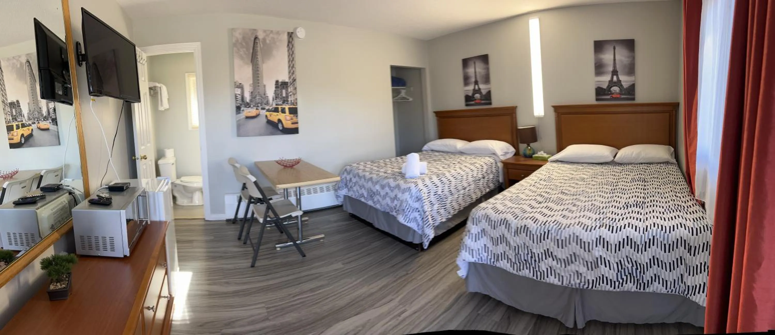 Bed in Wasaga Motel Inn