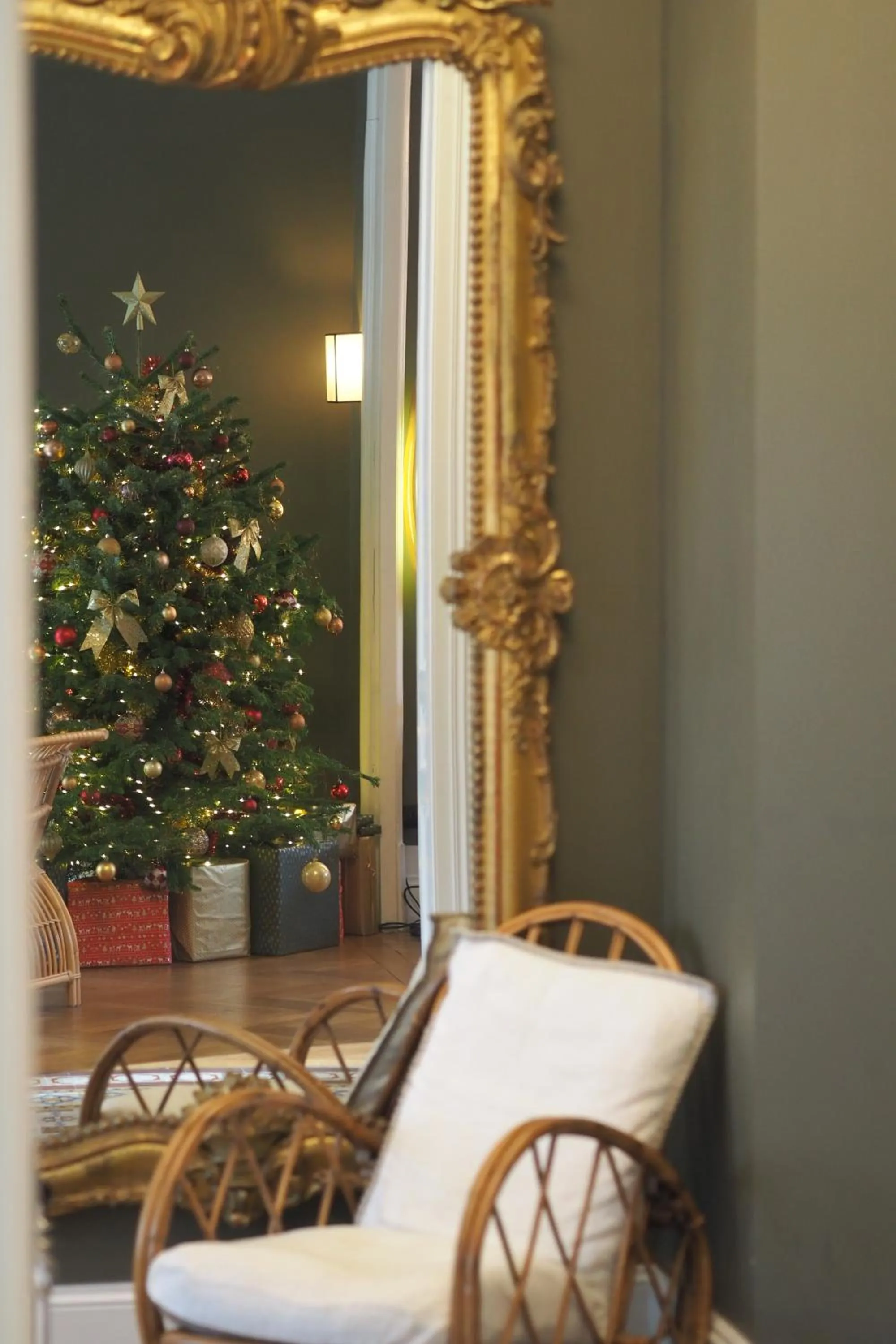 Seating area in La Course