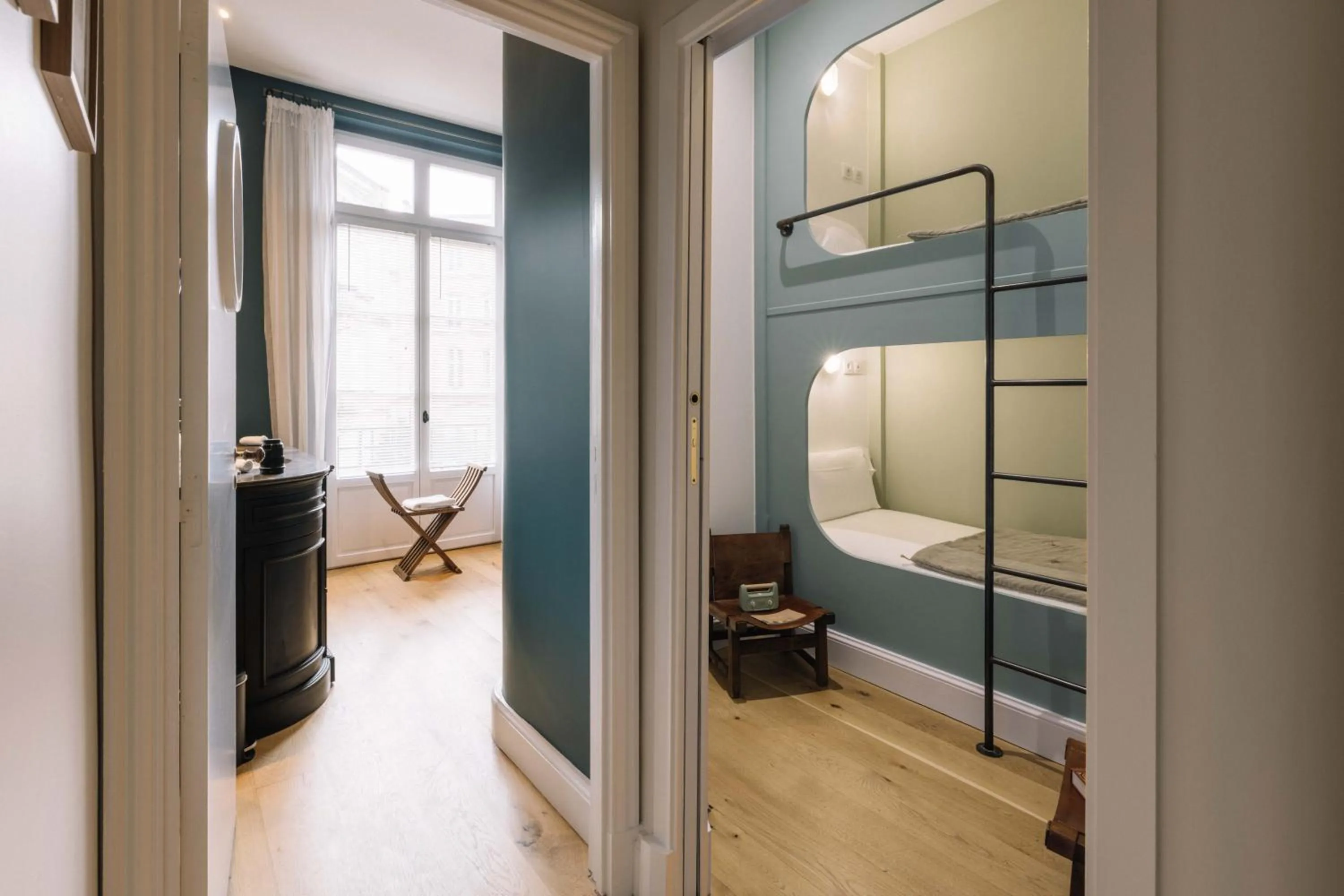 bunk bed, Bathroom in La Course