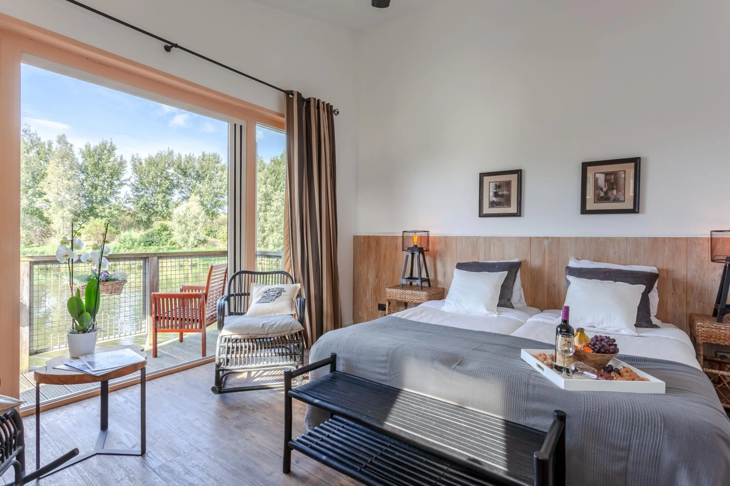 Photo of the whole room, Bed in Hajé Restaurant de Aalscholver