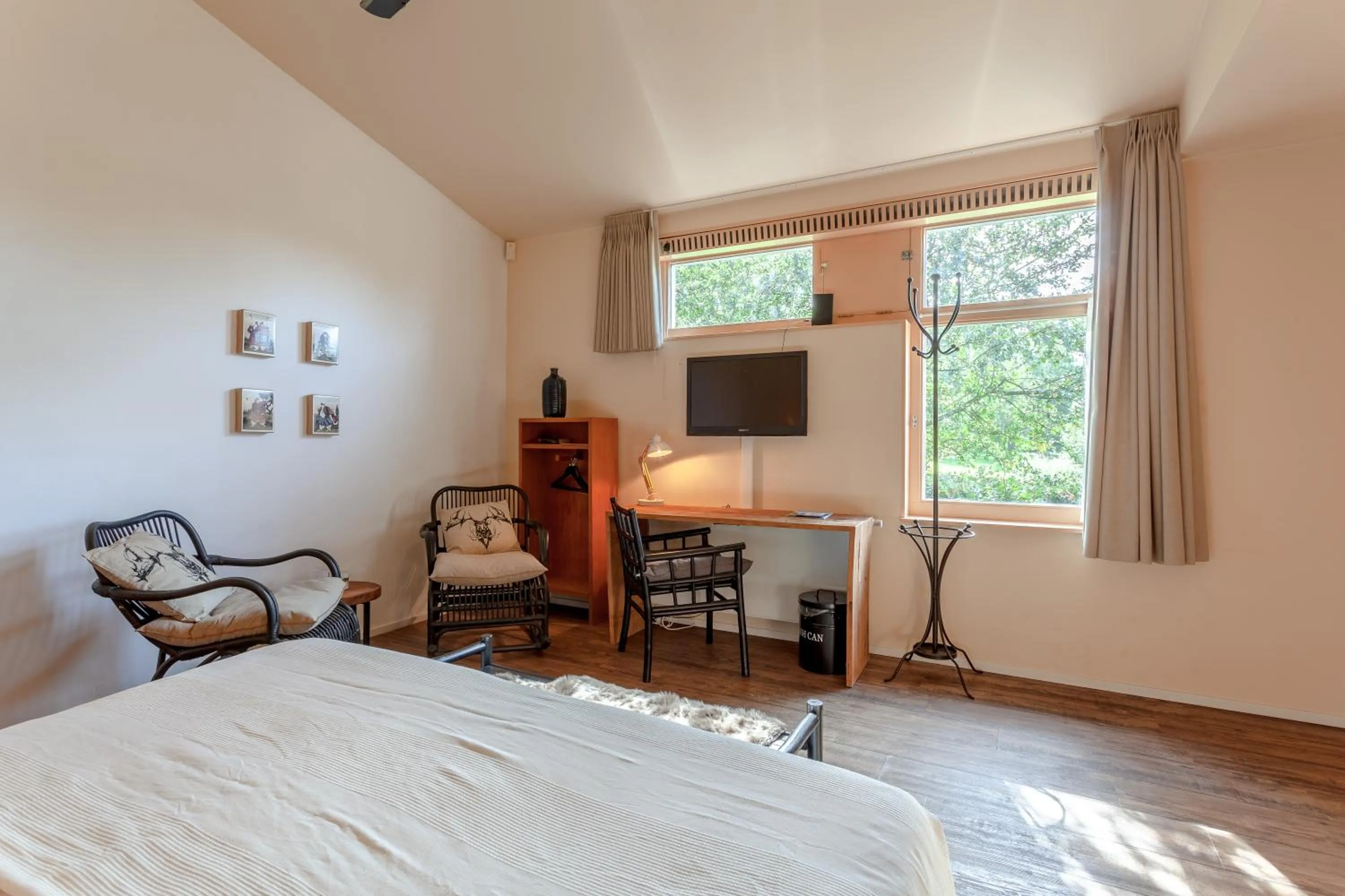 Photo of the whole room, Bed in Hajé Restaurant de Aalscholver