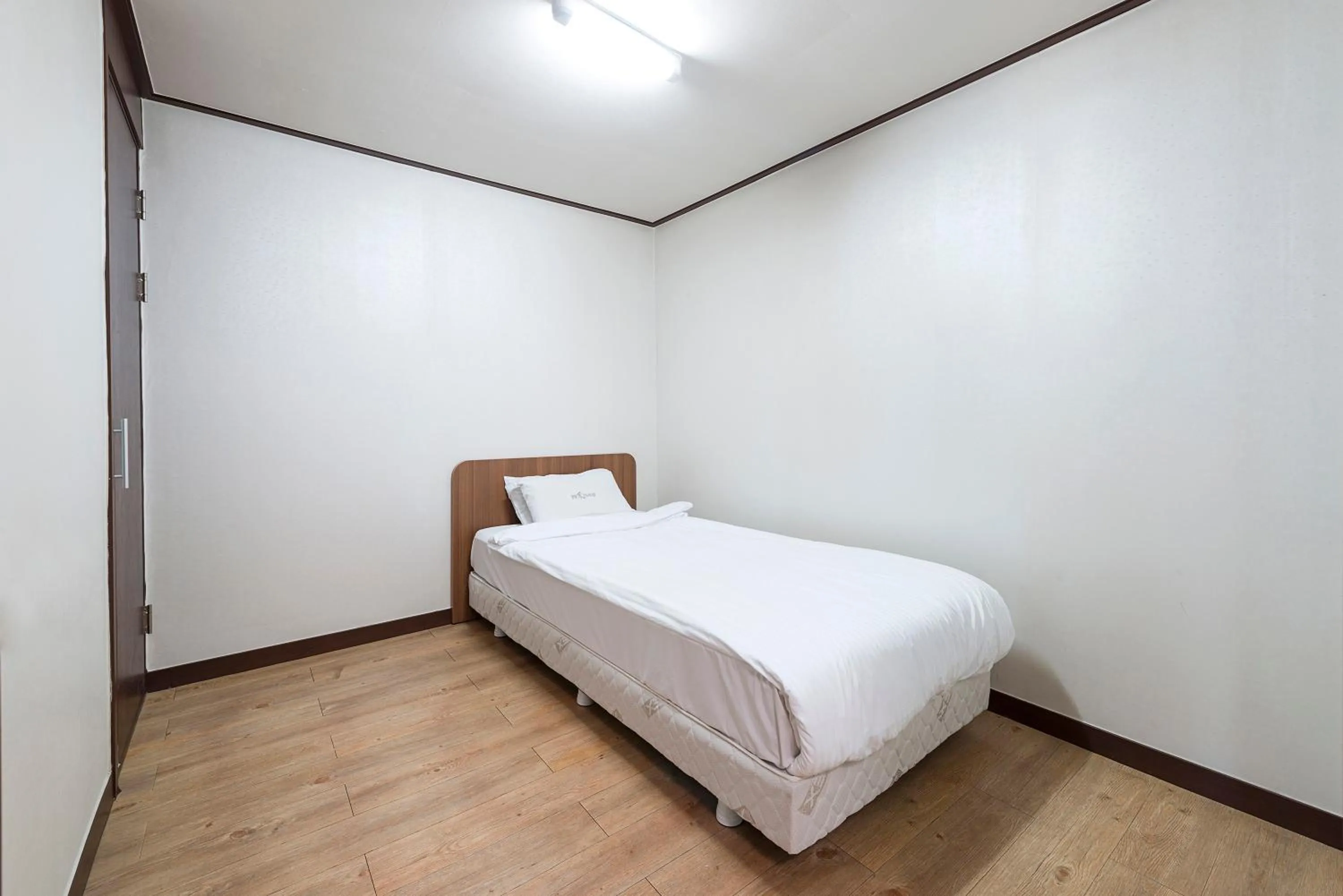 Bedroom, Bed in Hyundai Soo Resort Sokcho