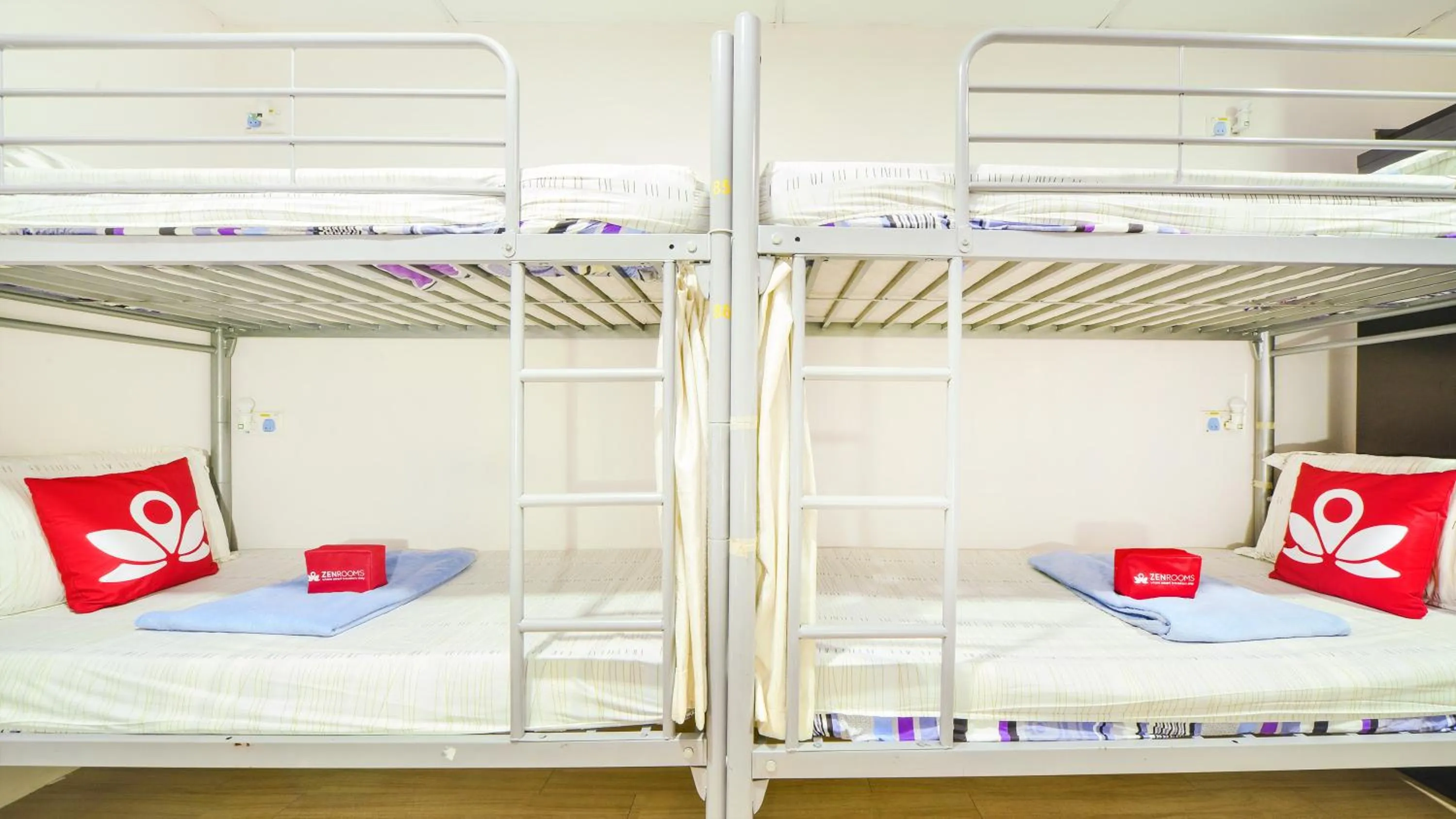 bunk bed, Bed in River City Inn