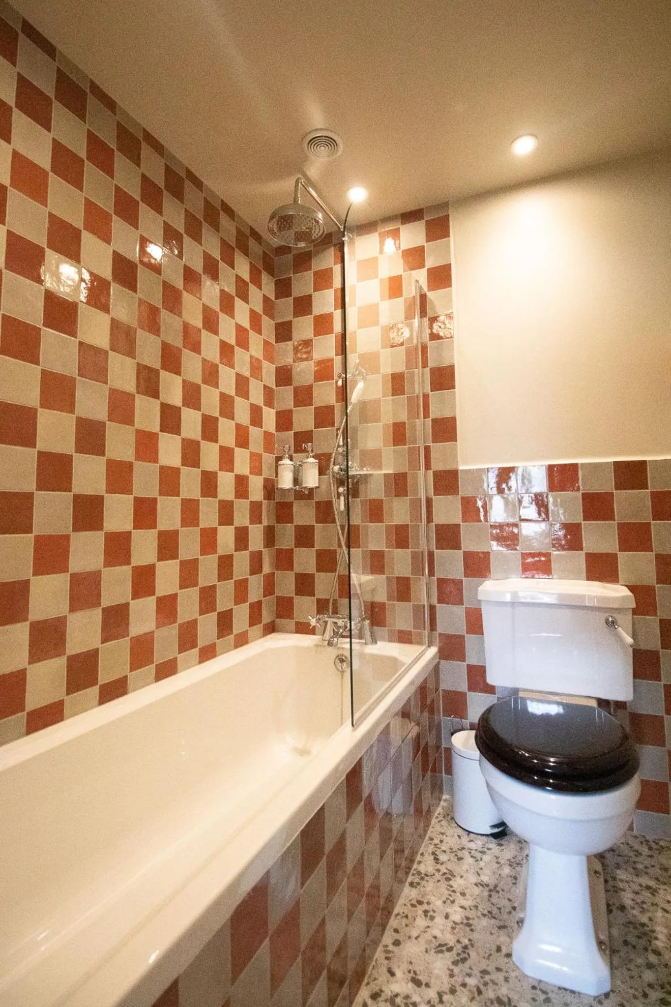Family Room with Private Bathroom in Y Castell